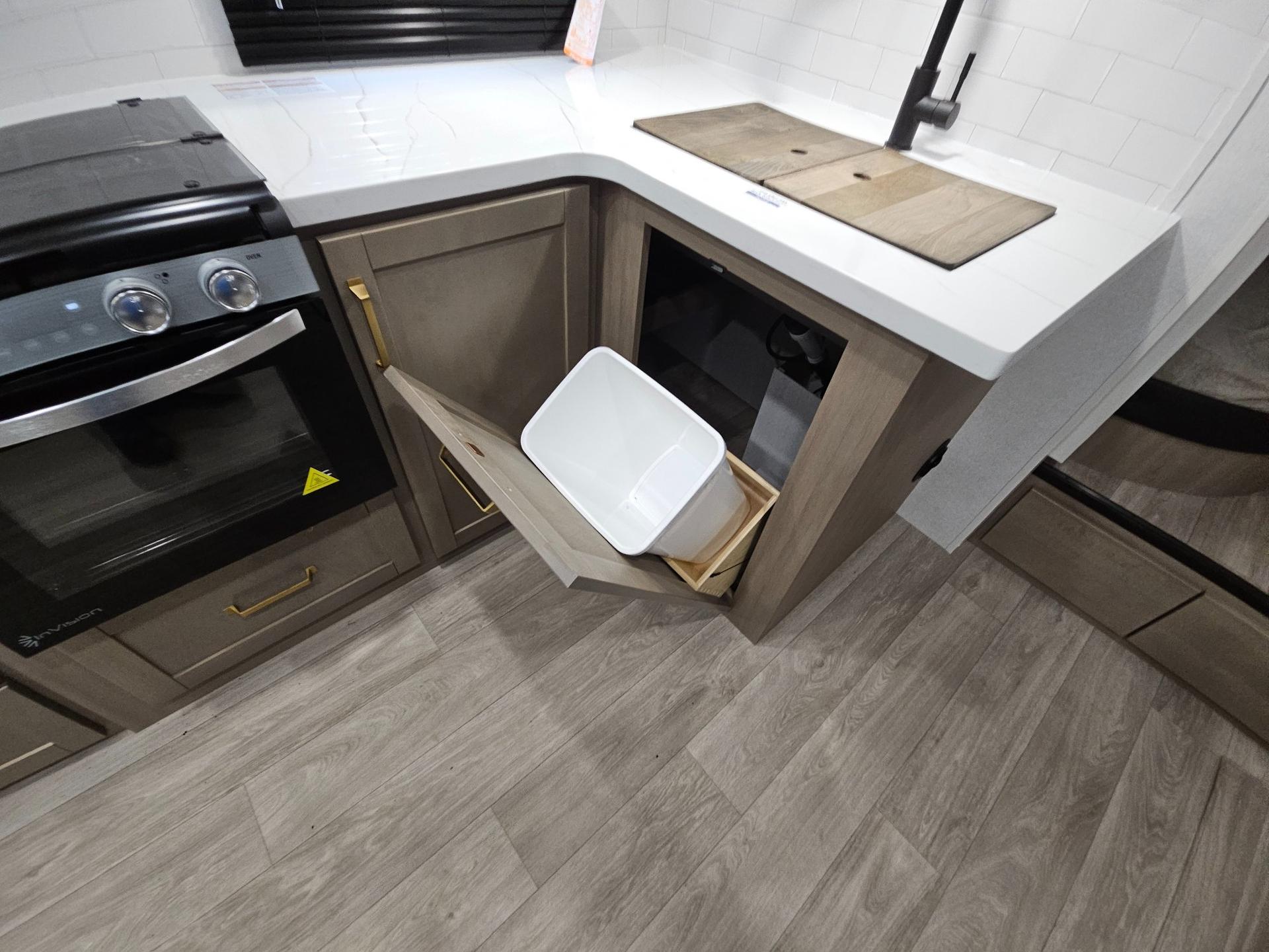 2027 Jayco 2027 Jayco Eagle - thumbnail 17