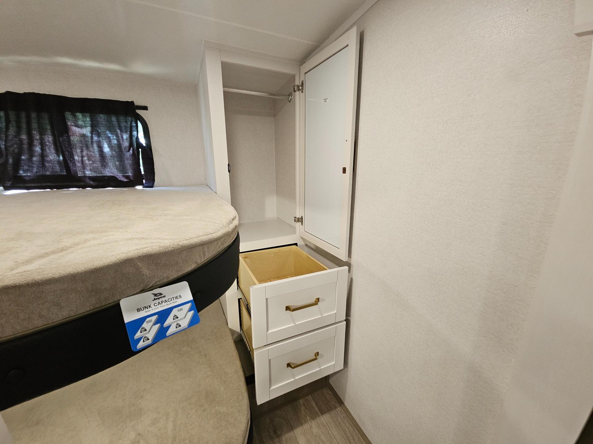 2027 Jayco 2027 Jayco Eagle - thumbnail 28