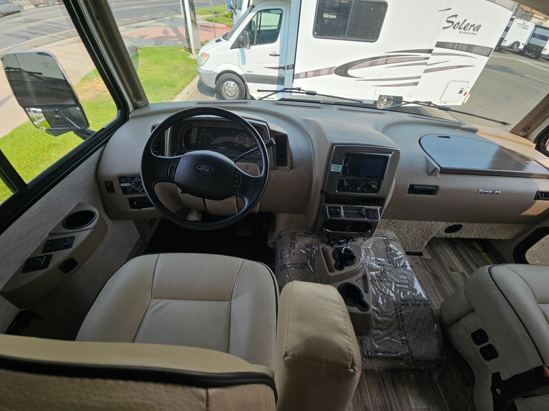 2018 Winnebago 2018 Winnebago Sunstar LX - thumbnail 13