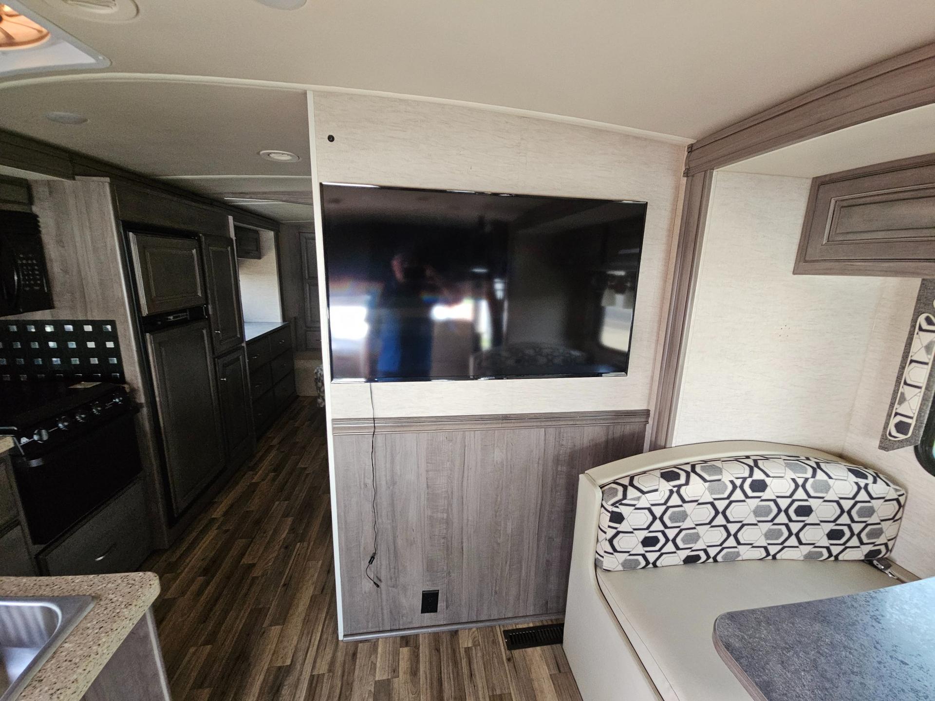 2018 Winnebago 2018 Winnebago Sunstar LX - thumbnail 14