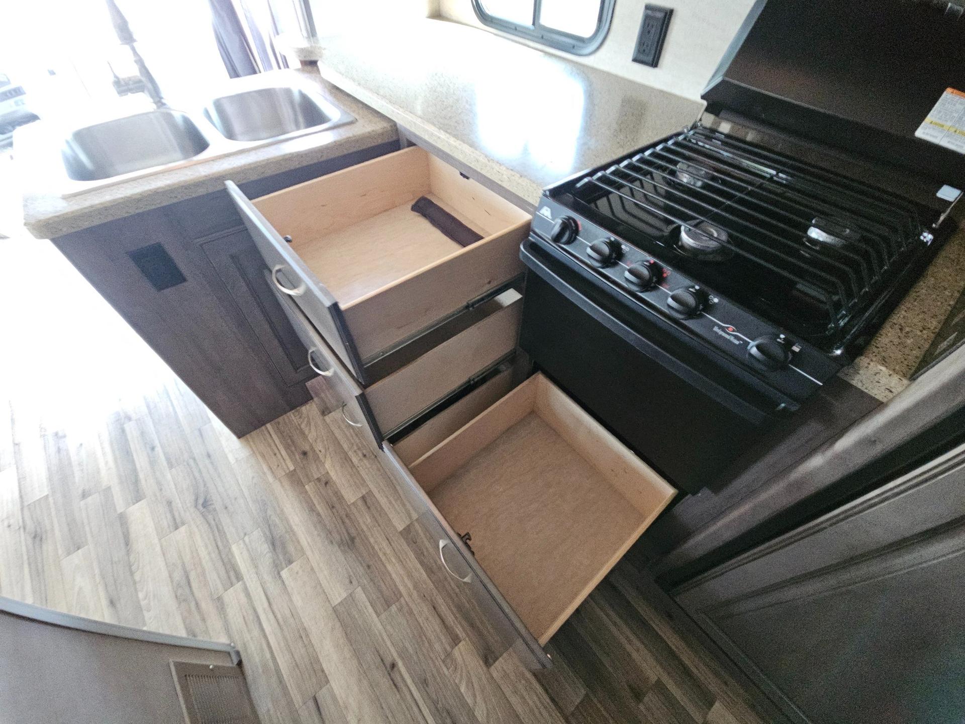 2018 Winnebago 2018 Winnebago Sunstar LX - thumbnail 20
