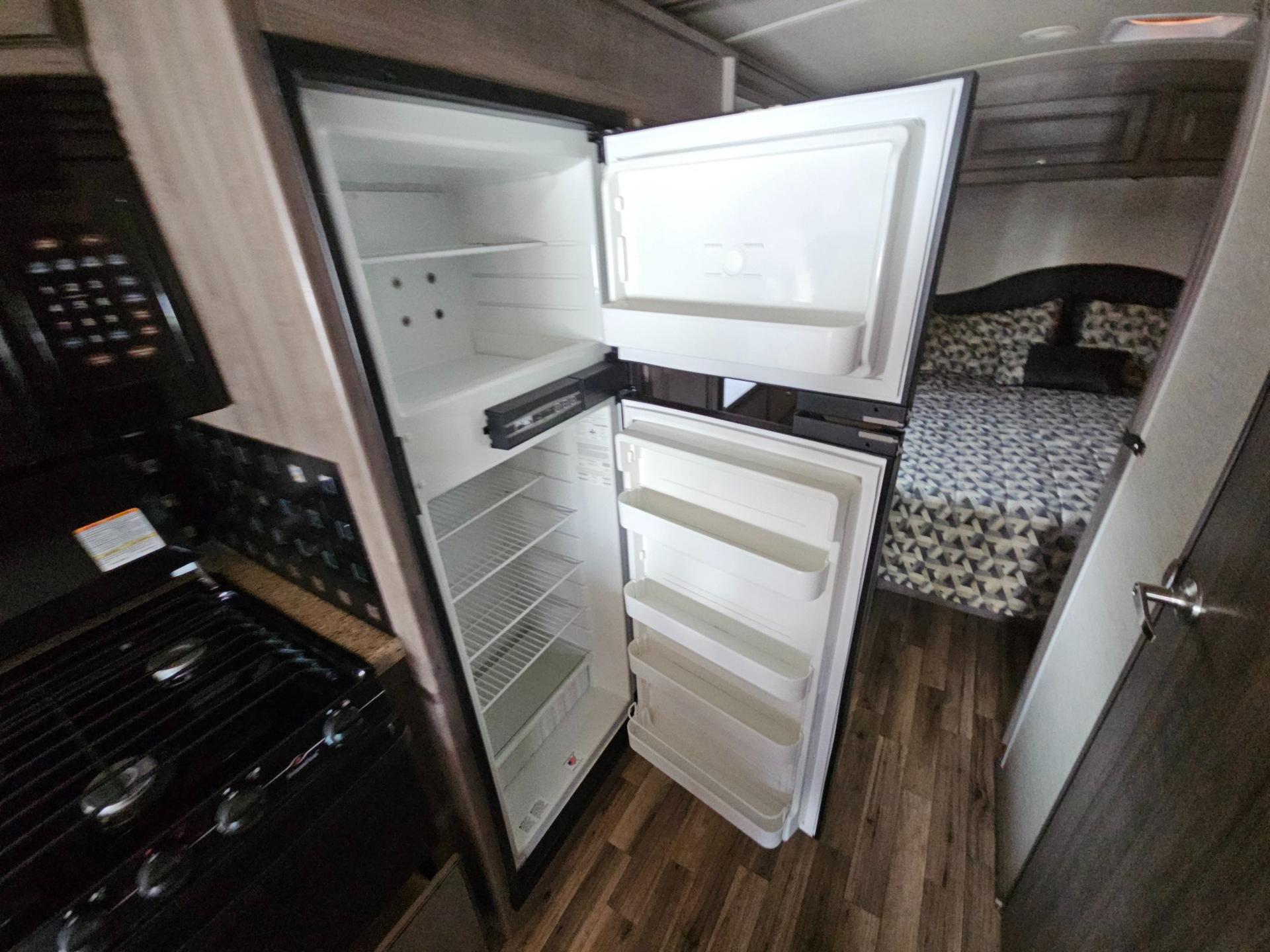 2018 Winnebago 2018 Winnebago Sunstar LX - thumbnail 21