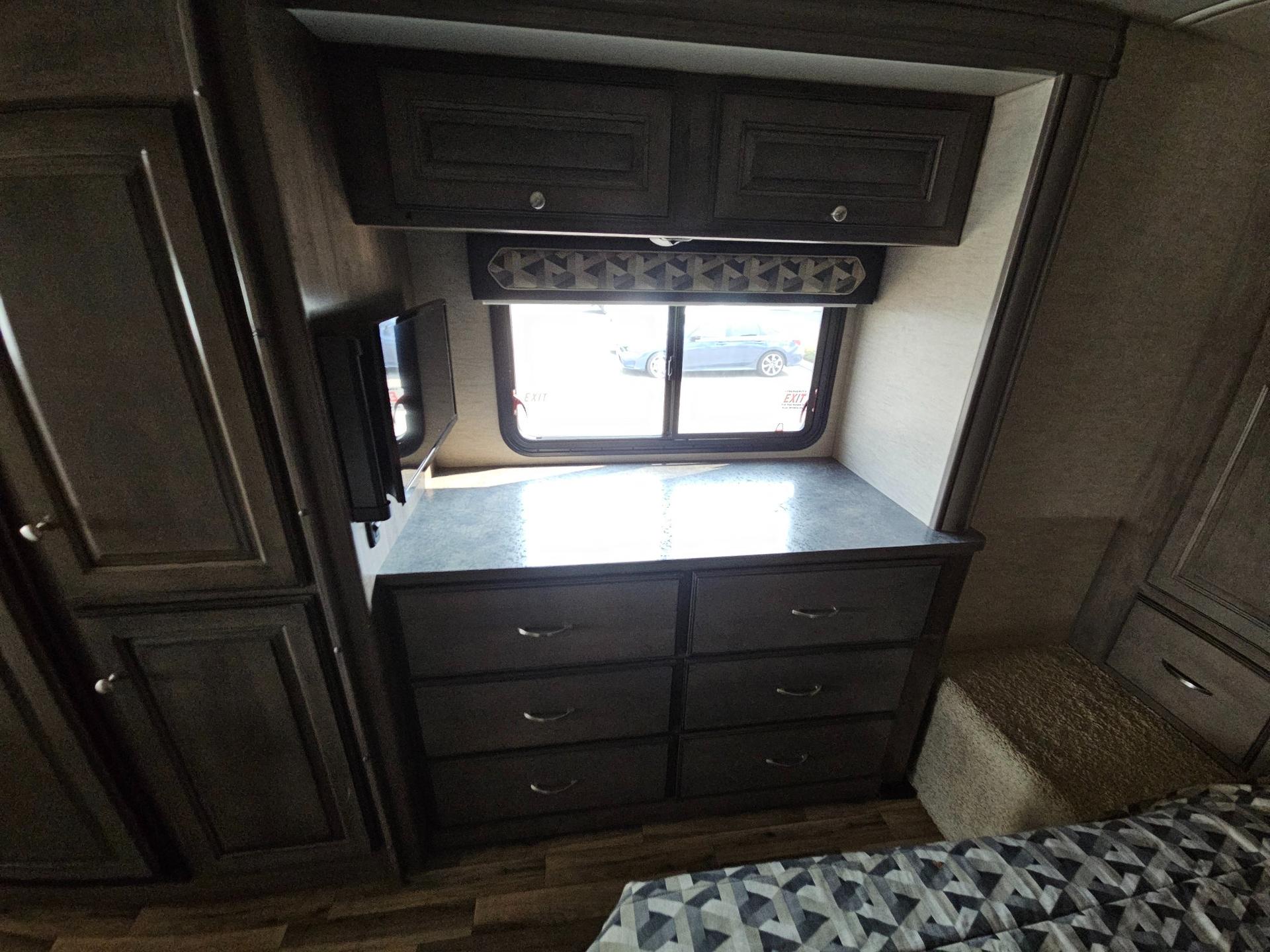 2018 Winnebago 2018 Winnebago Sunstar LX - thumbnail 24