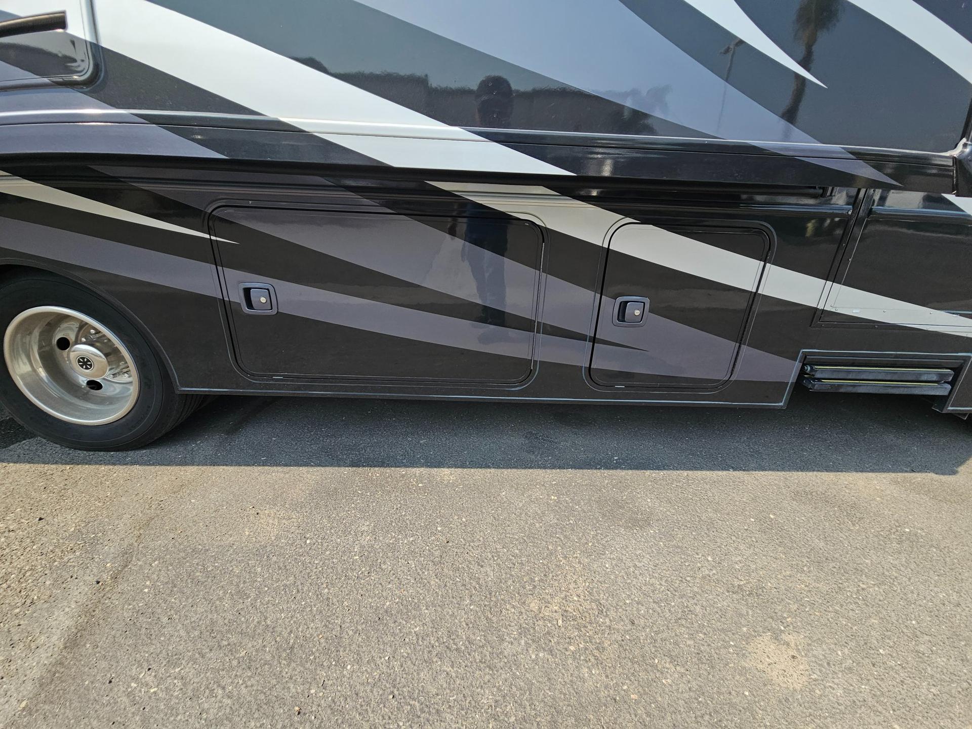 2018 Winnebago 2018 Winnebago Sunstar LX - thumbnail 29