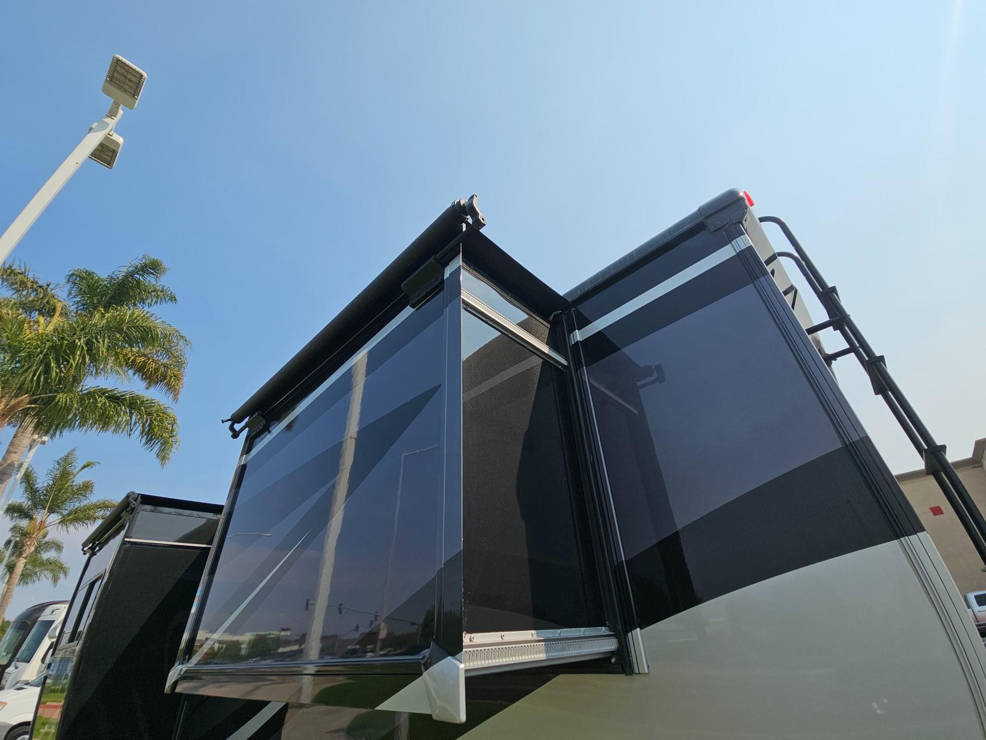 2018 Winnebago 2018 Winnebago Sunstar LX - thumbnail 34