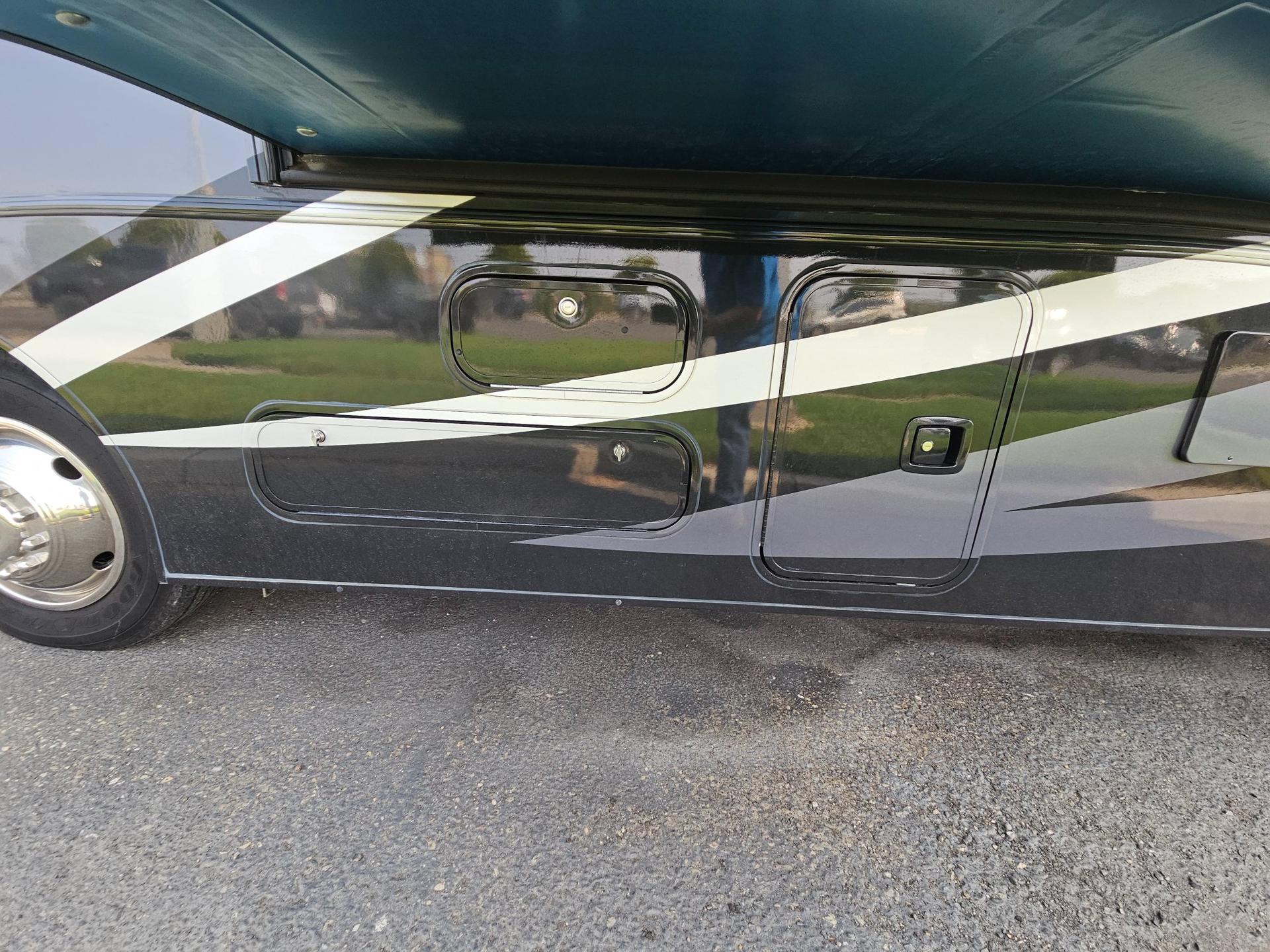 2018 Winnebago 2018 Winnebago Sunstar LX - thumbnail 38