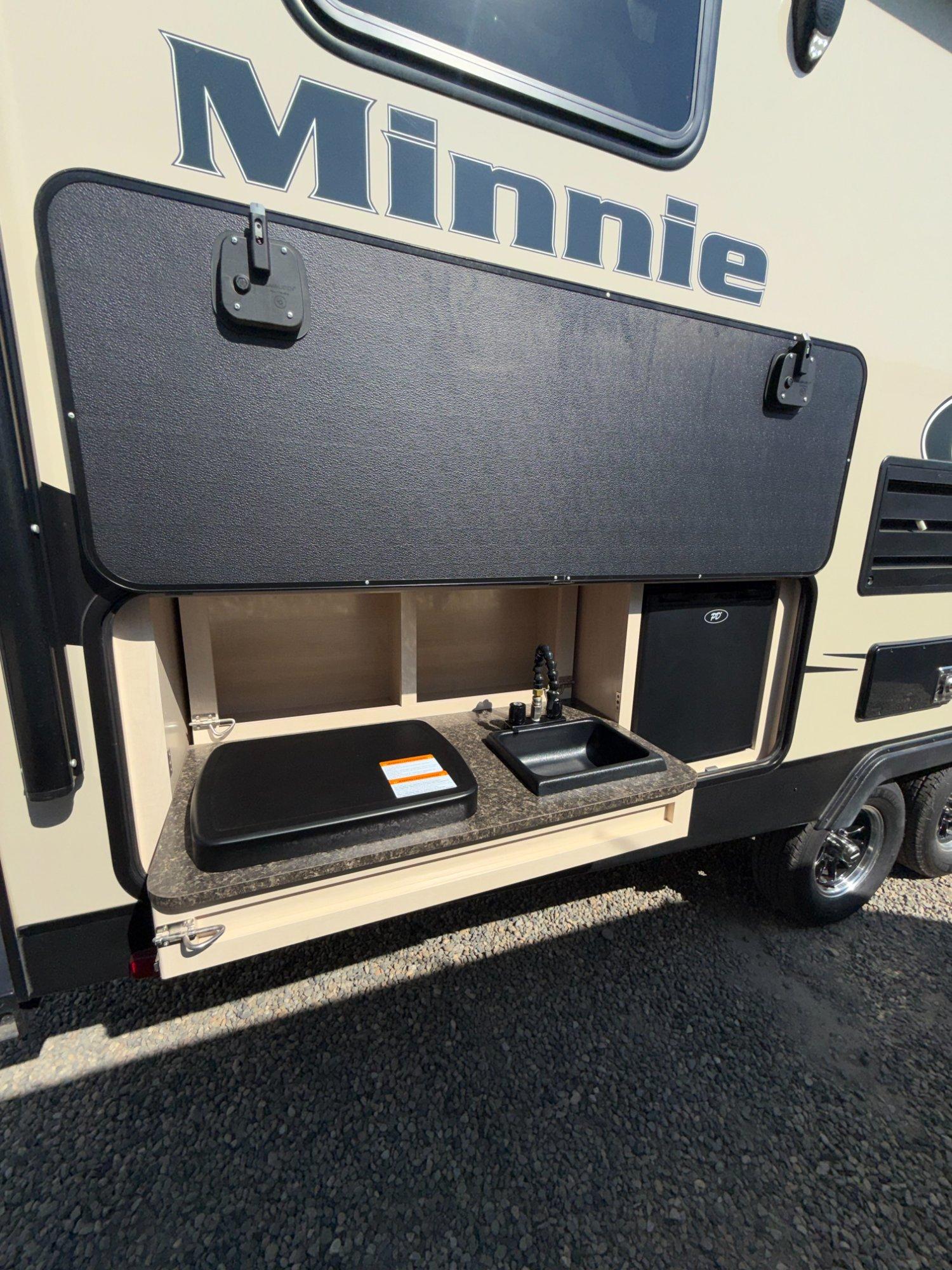 2019 Winnebago 2019 Winnebago Minnie - thumbnail 8