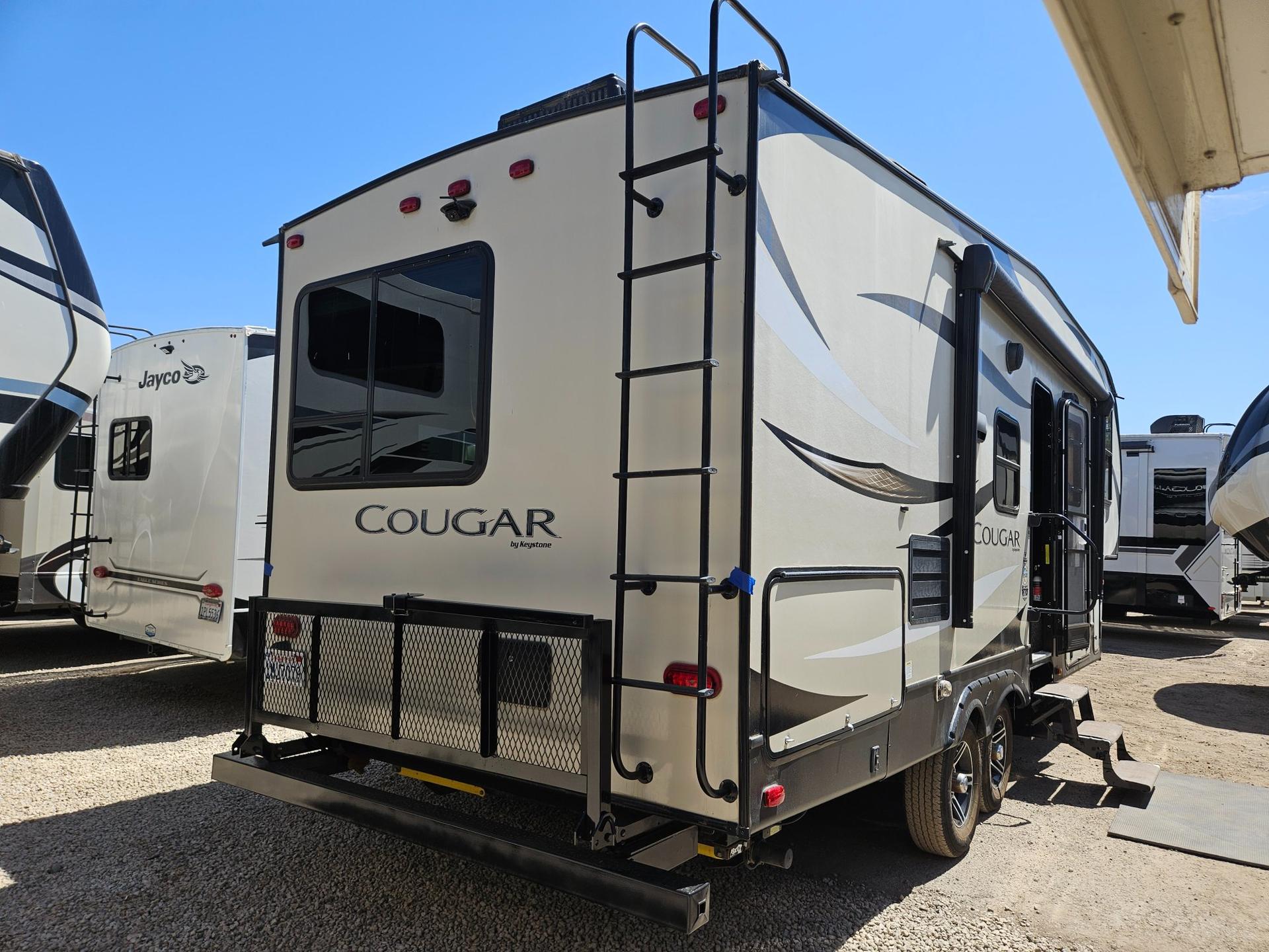 2018 Keystone 2018 Keystone Cougar - thumbnail 3