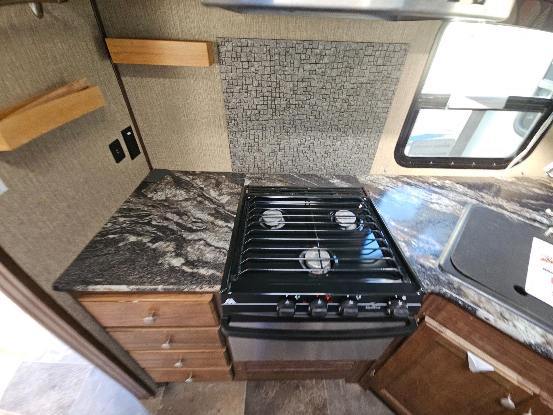 2016 Keystone RV 2016 Keystone RV Sprinter - thumbnail 16