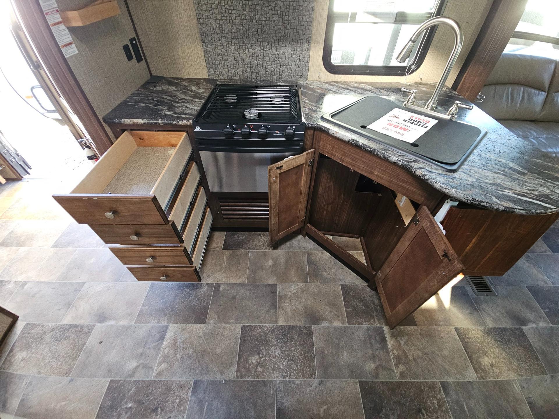 2016 Keystone RV 2016 Keystone RV Sprinter - thumbnail 18