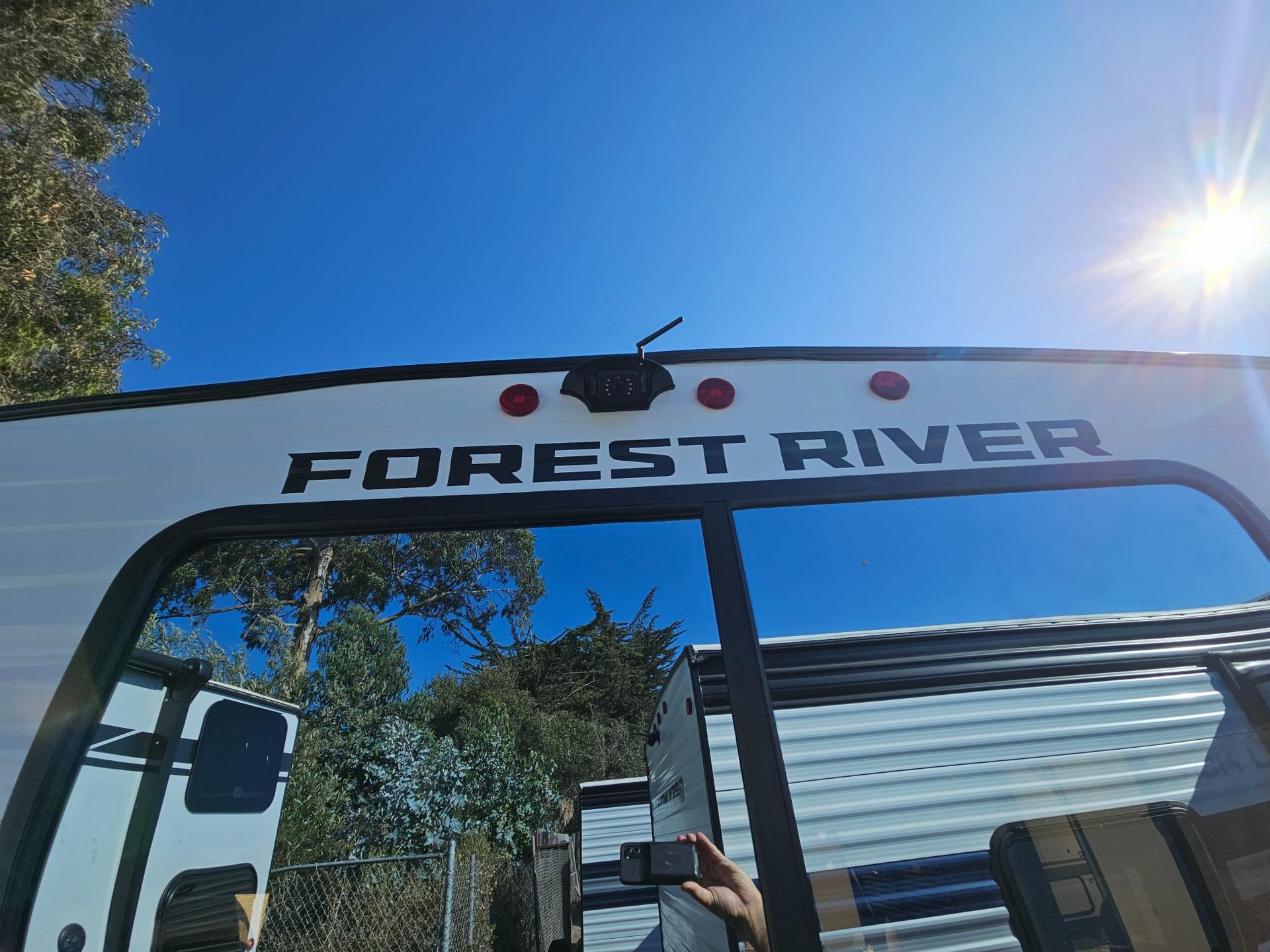 2027 Forest River 2027 Forest River Cherokee - thumbnail 37