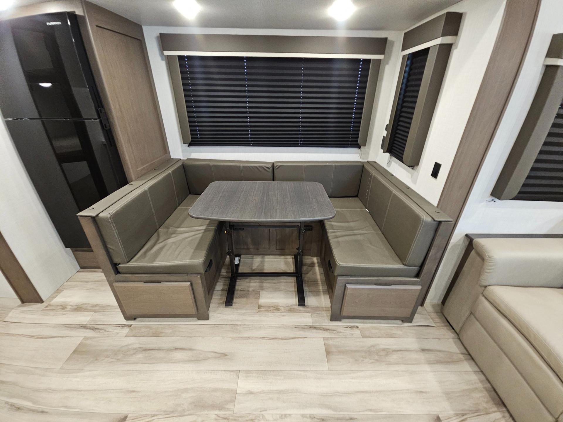 2027 Keystone RV 2027 Keystone RV Cougar Sport - thumbnail 8
