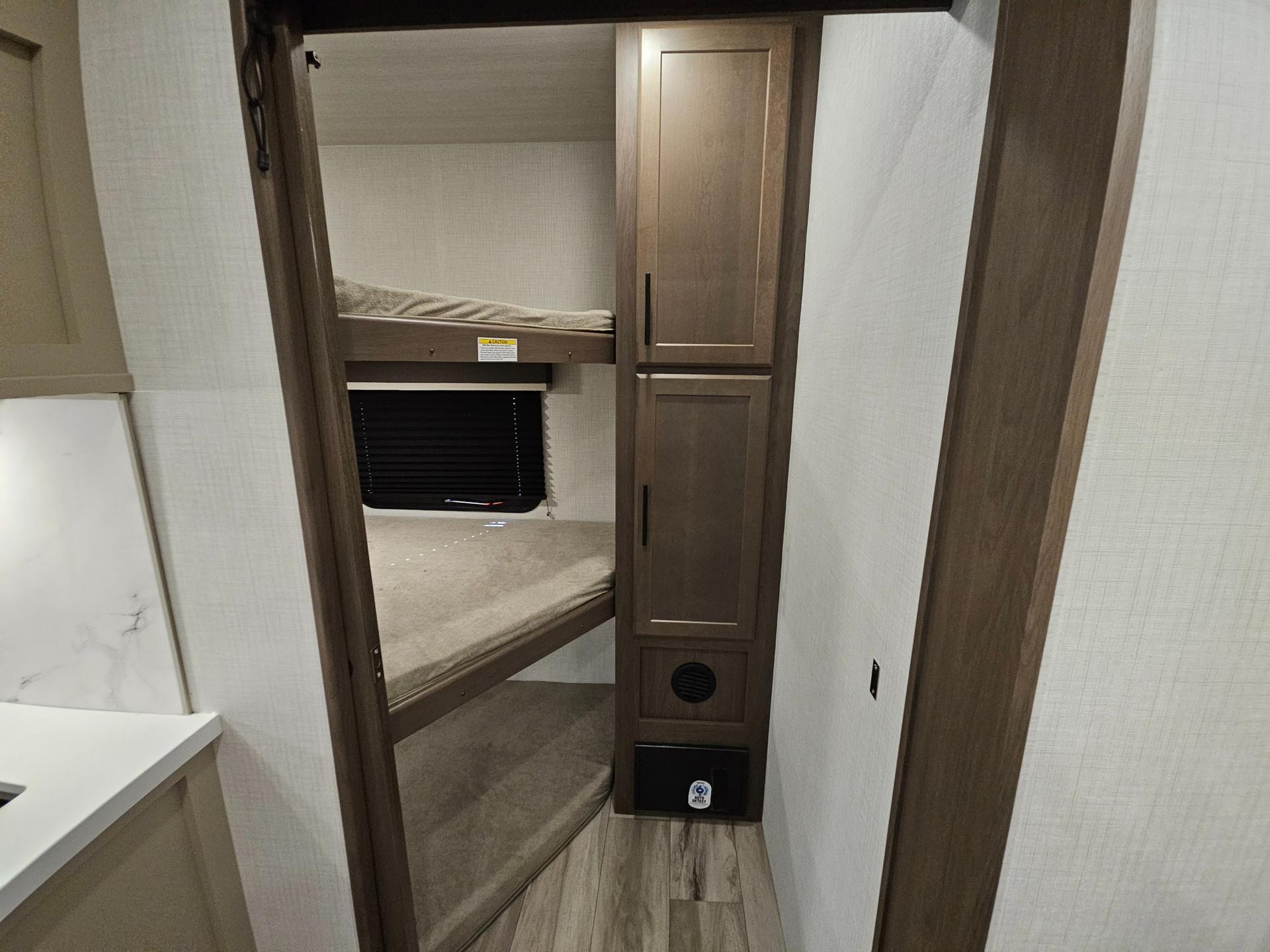 2027 Keystone RV 2027 Keystone RV Cougar Sport - thumbnail 11