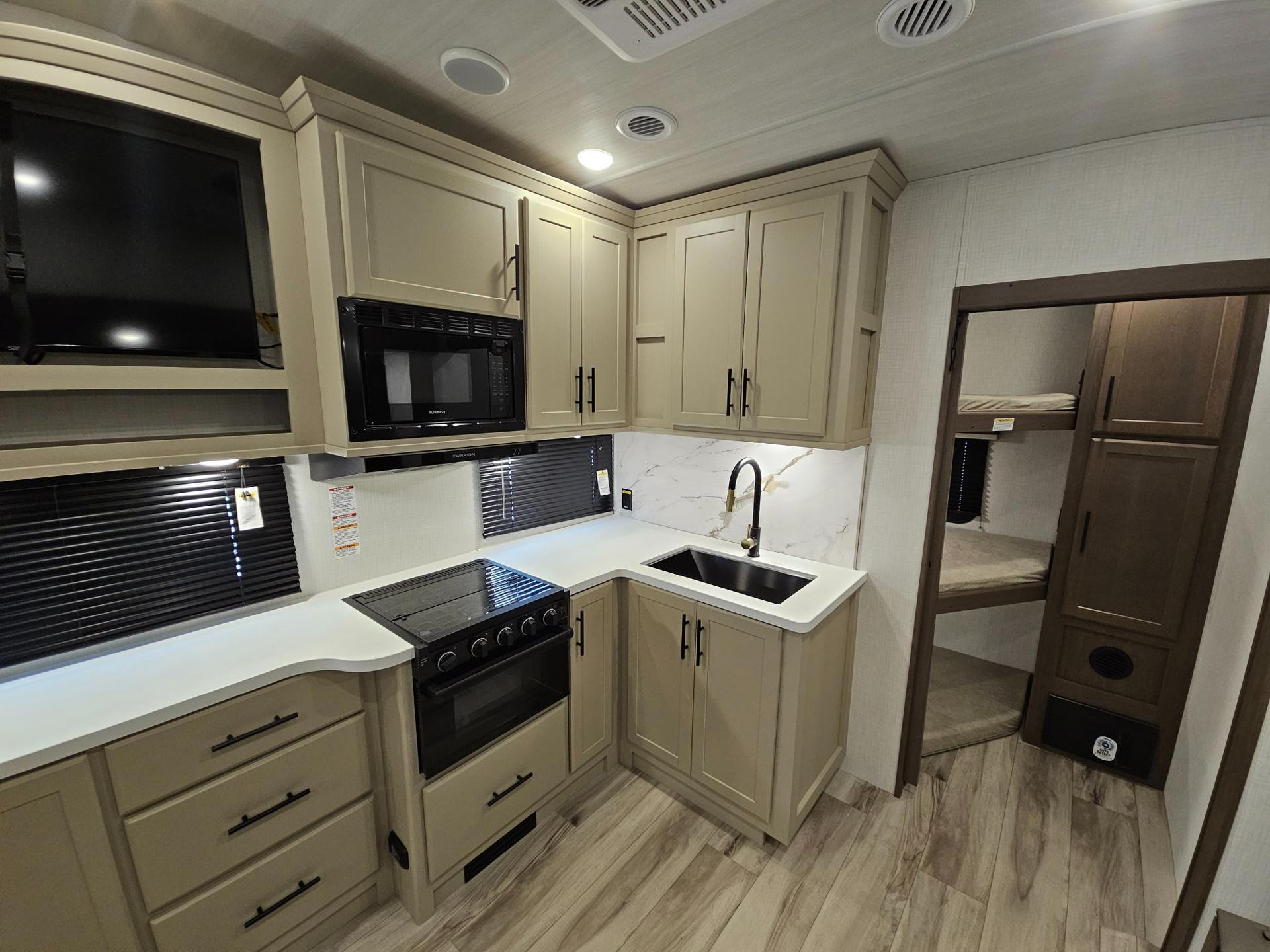 2027 Keystone RV 2027 Keystone RV Cougar Sport - thumbnail 16