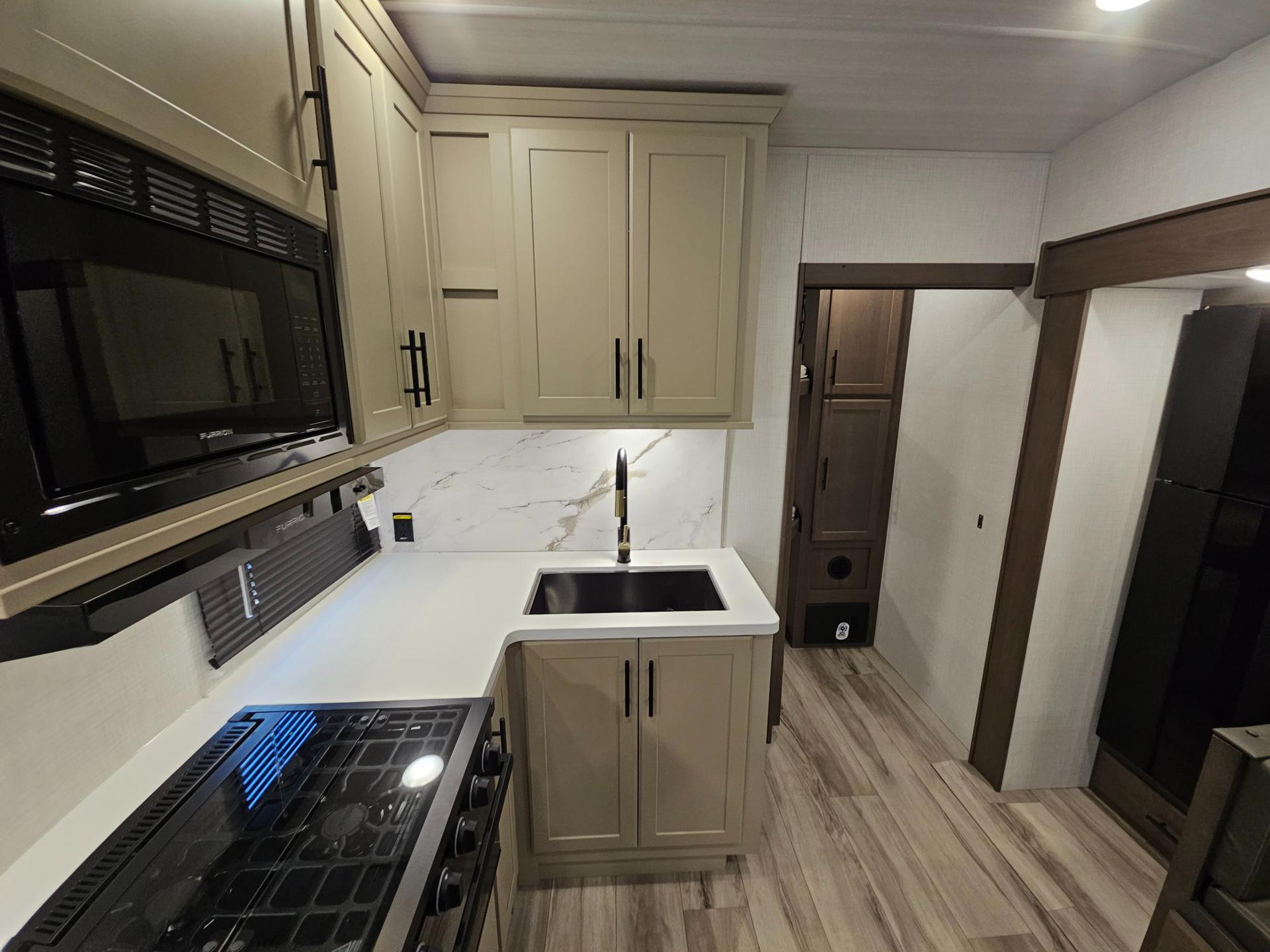 2027 Keystone RV 2027 Keystone RV Cougar Sport - thumbnail 17