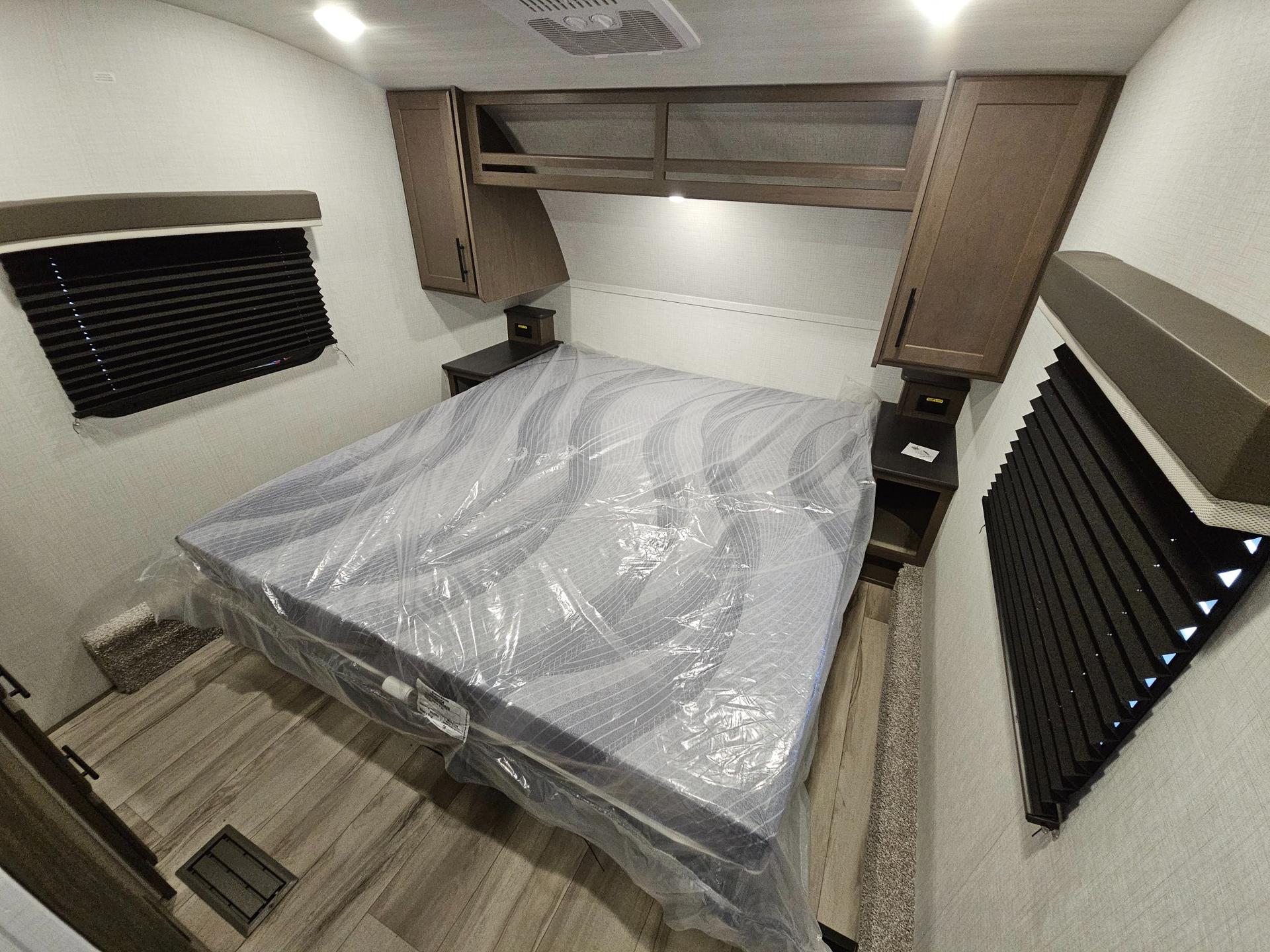 2027 Keystone RV 2027 Keystone RV Cougar Sport - thumbnail 38