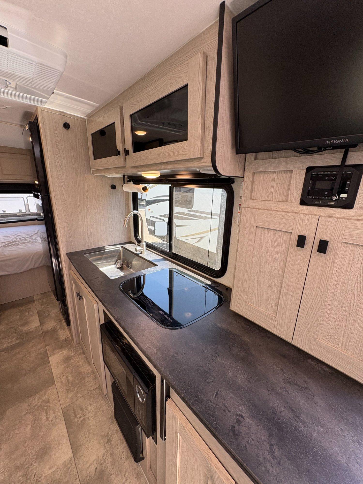 2024 Coachmen 2024 Coachmen Apex Nano - thumbnail 18