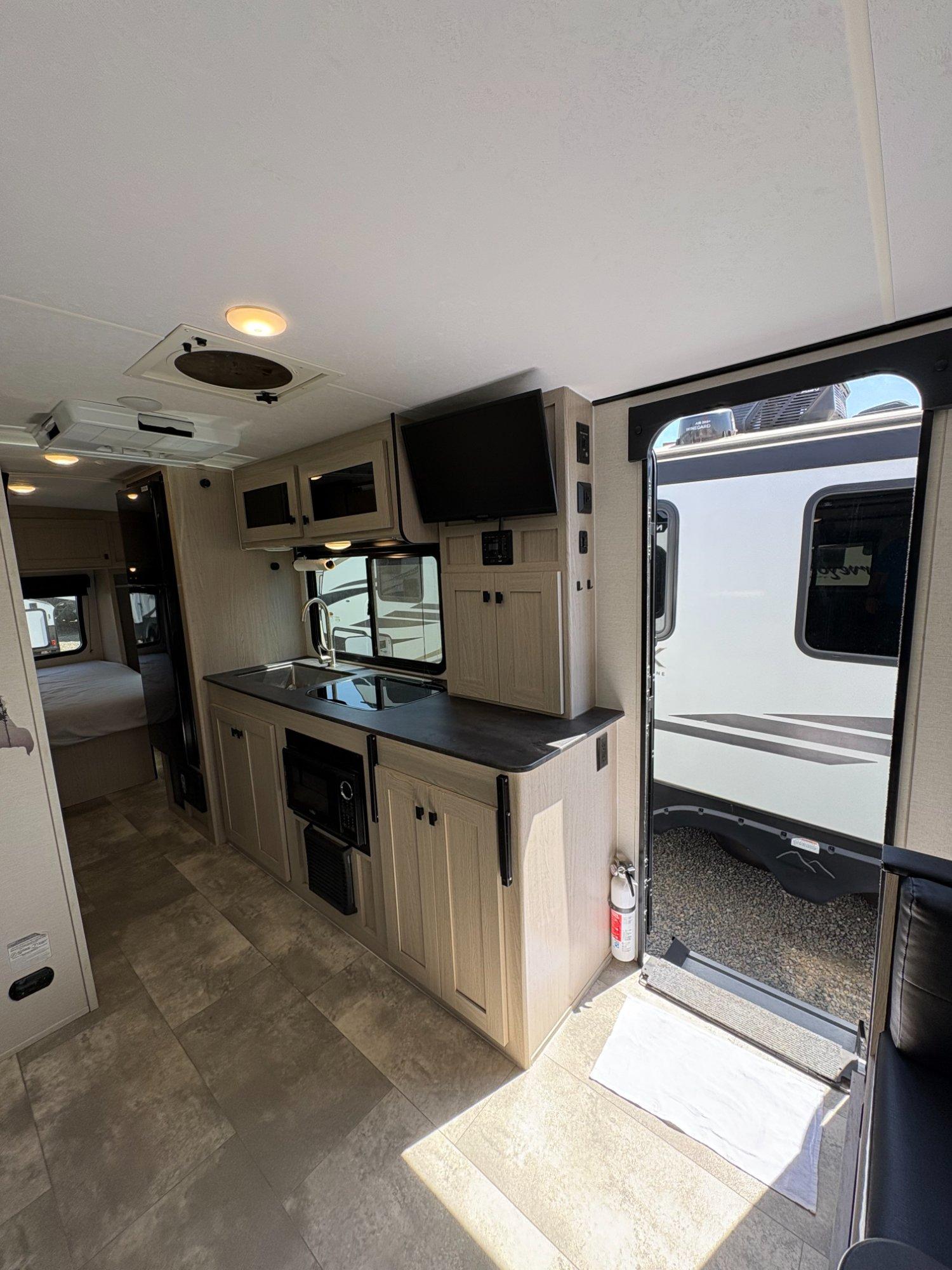 2024 Coachmen 2024 Coachmen Apex Nano - thumbnail 22