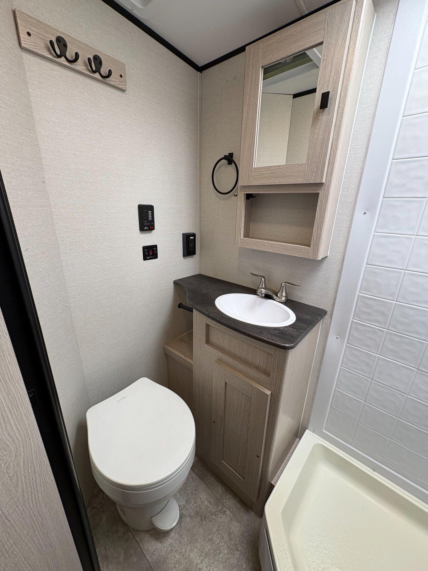 2024 Coachmen 2024 Coachmen Apex Nano - thumbnail 23