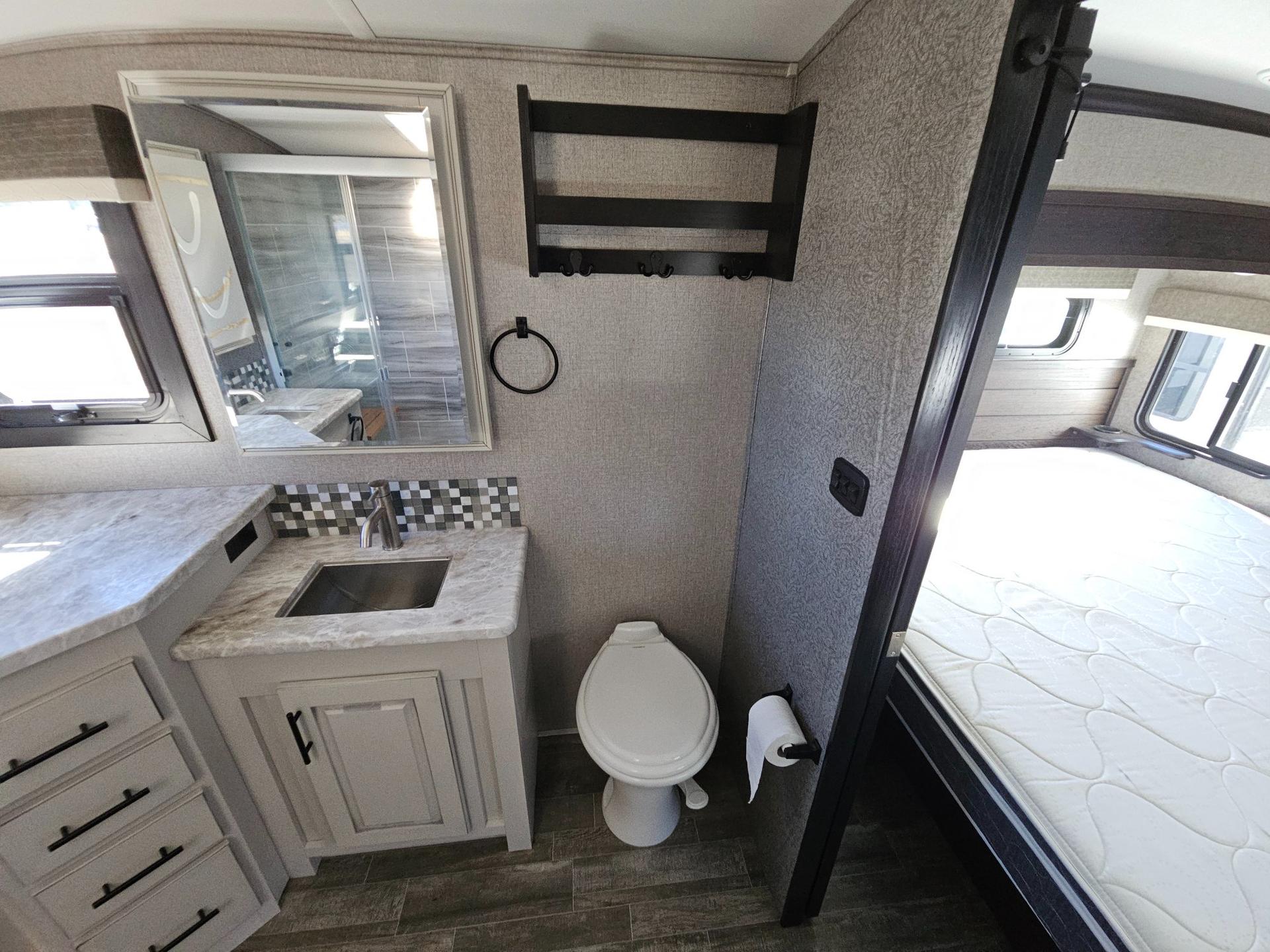 2021 Jayco 2021 Jayco North Point - thumbnail 25