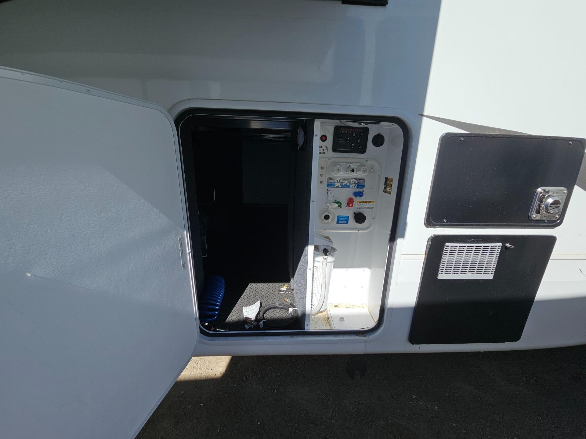 2021 Jayco 2021 Jayco North Point - thumbnail 40