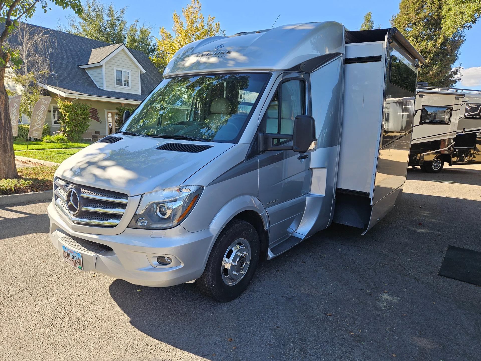 2017 Leisure Travel Vans 2017 Leisure Travel Vans Unity - thumbnail 5
