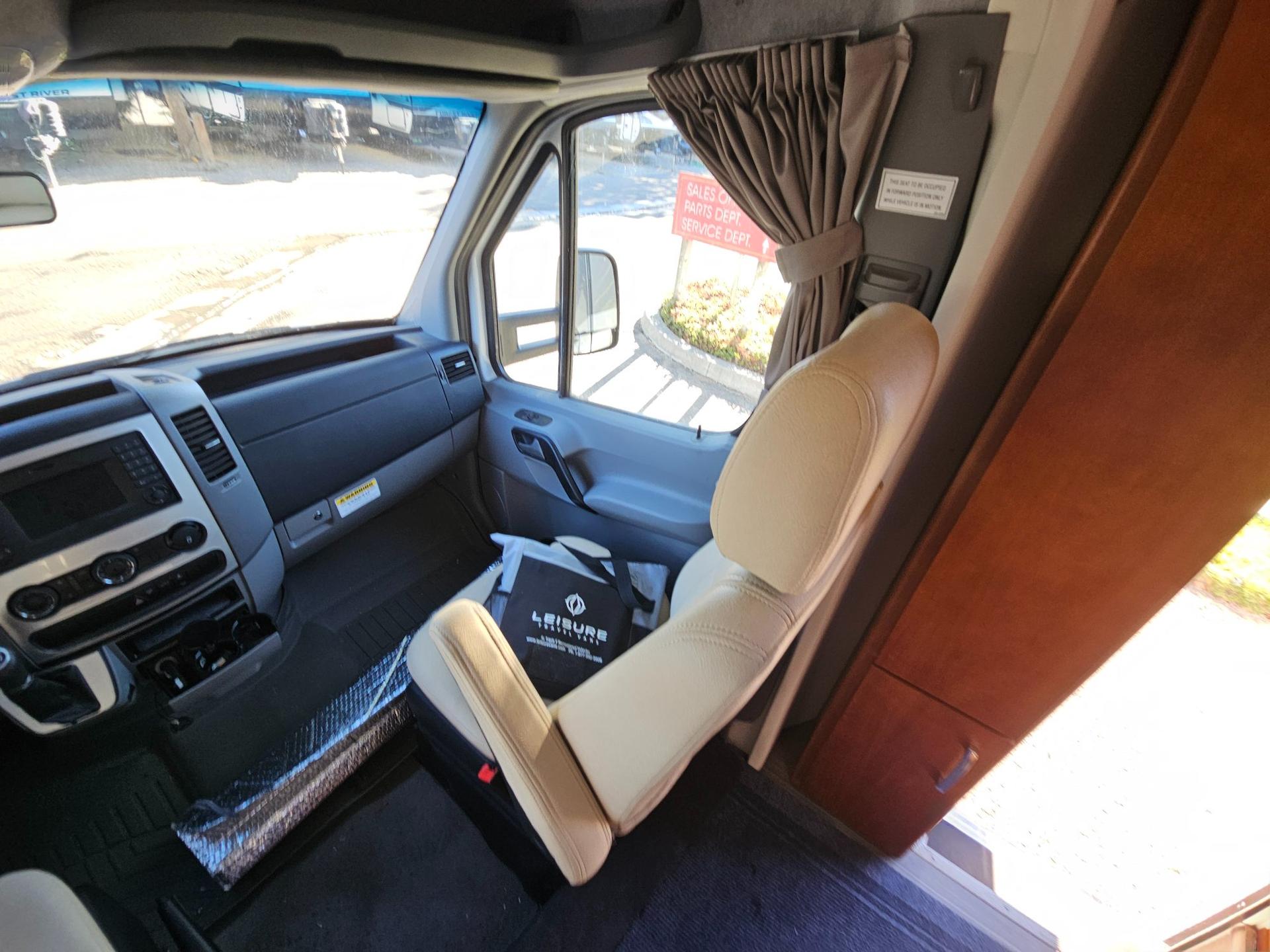 2017 Leisure Travel Vans 2017 Leisure Travel Vans Unity - thumbnail 13