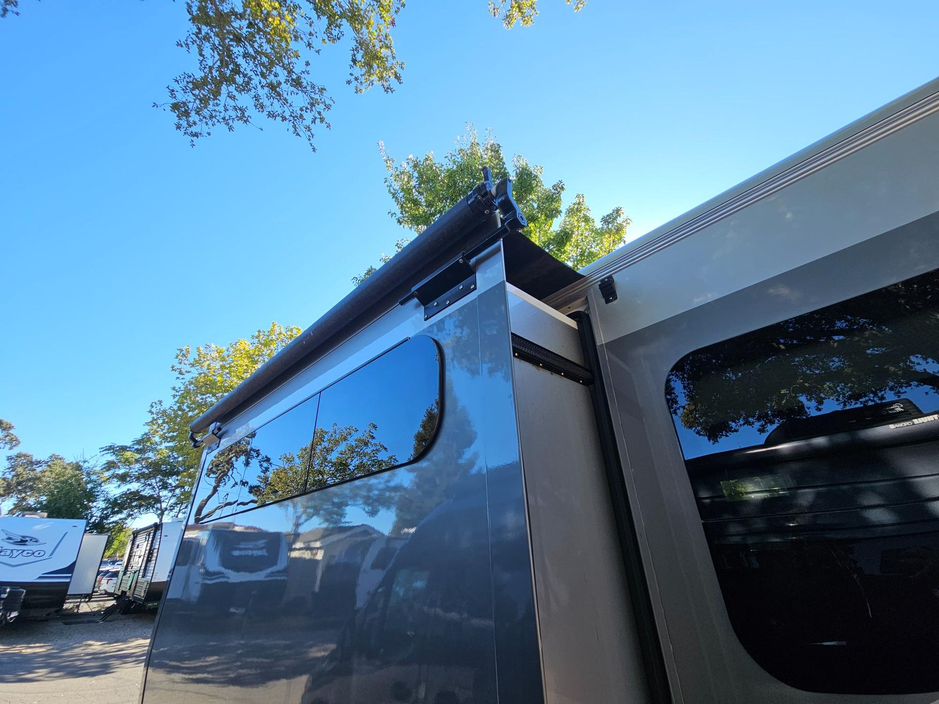 2017 Leisure Travel Vans 2017 Leisure Travel Vans Unity - thumbnail 37