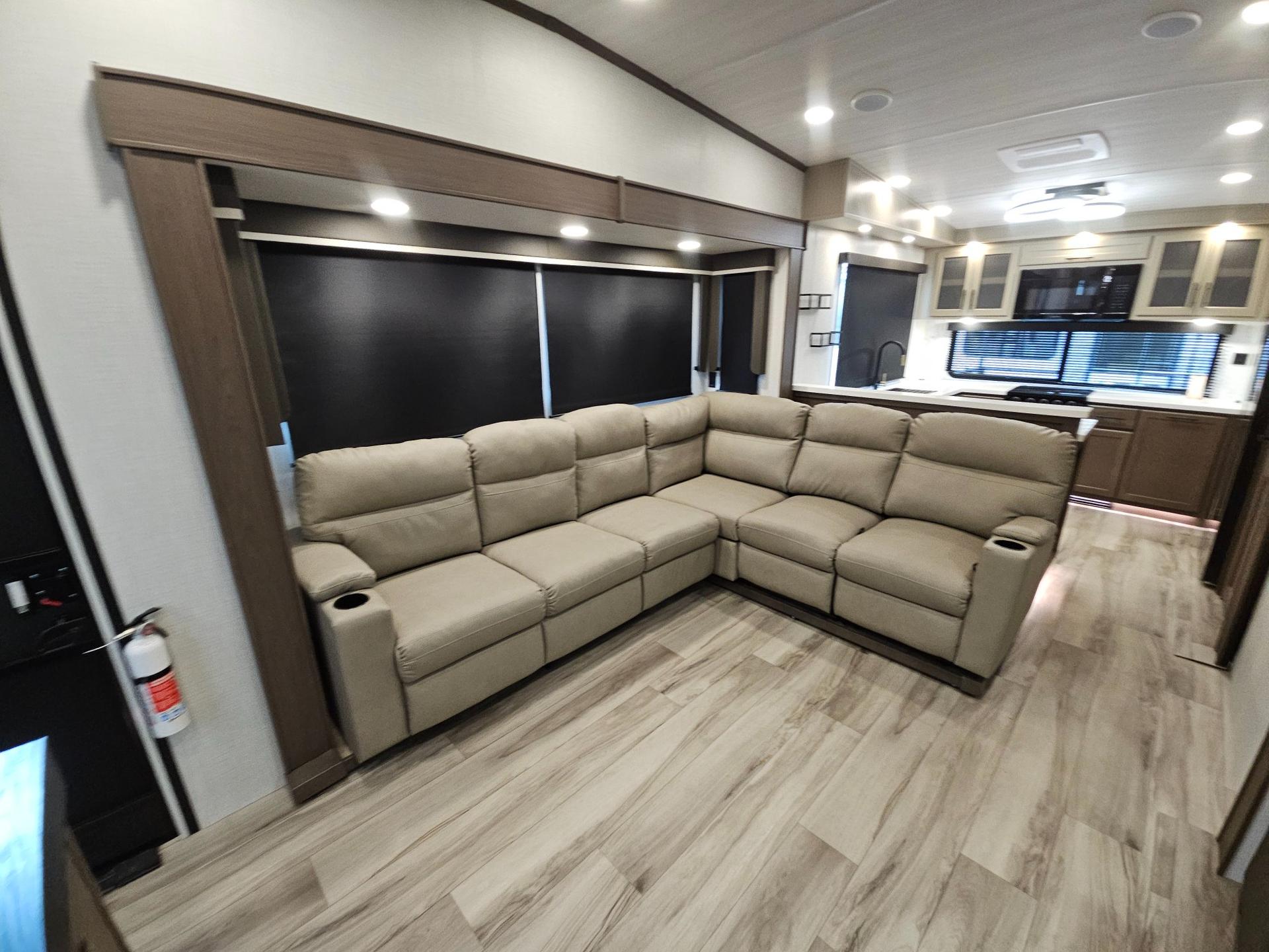 2027 Keystone RV 2027 Keystone RV Cougar - thumbnail 7