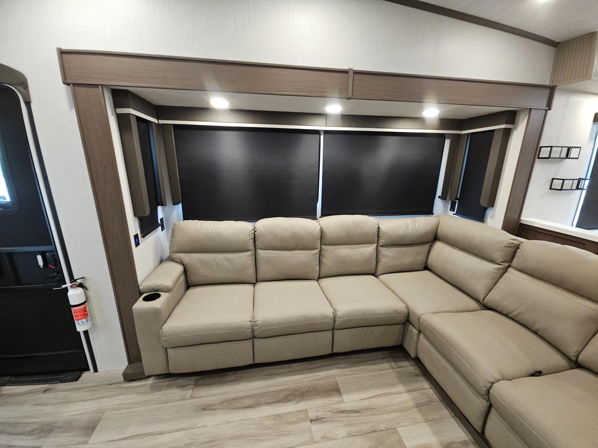 2027 Keystone RV 2027 Keystone RV Cougar - thumbnail 8