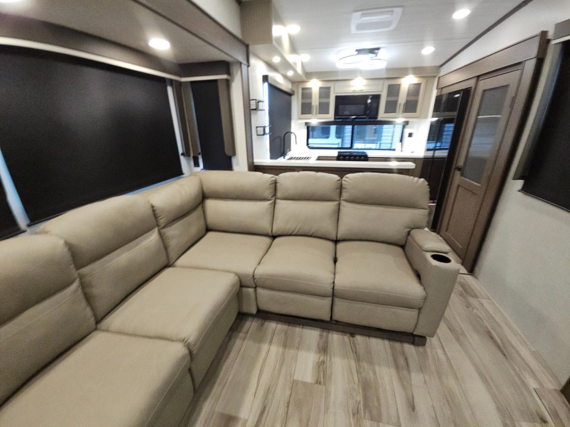 2027 Keystone RV 2027 Keystone RV Cougar - thumbnail 9
