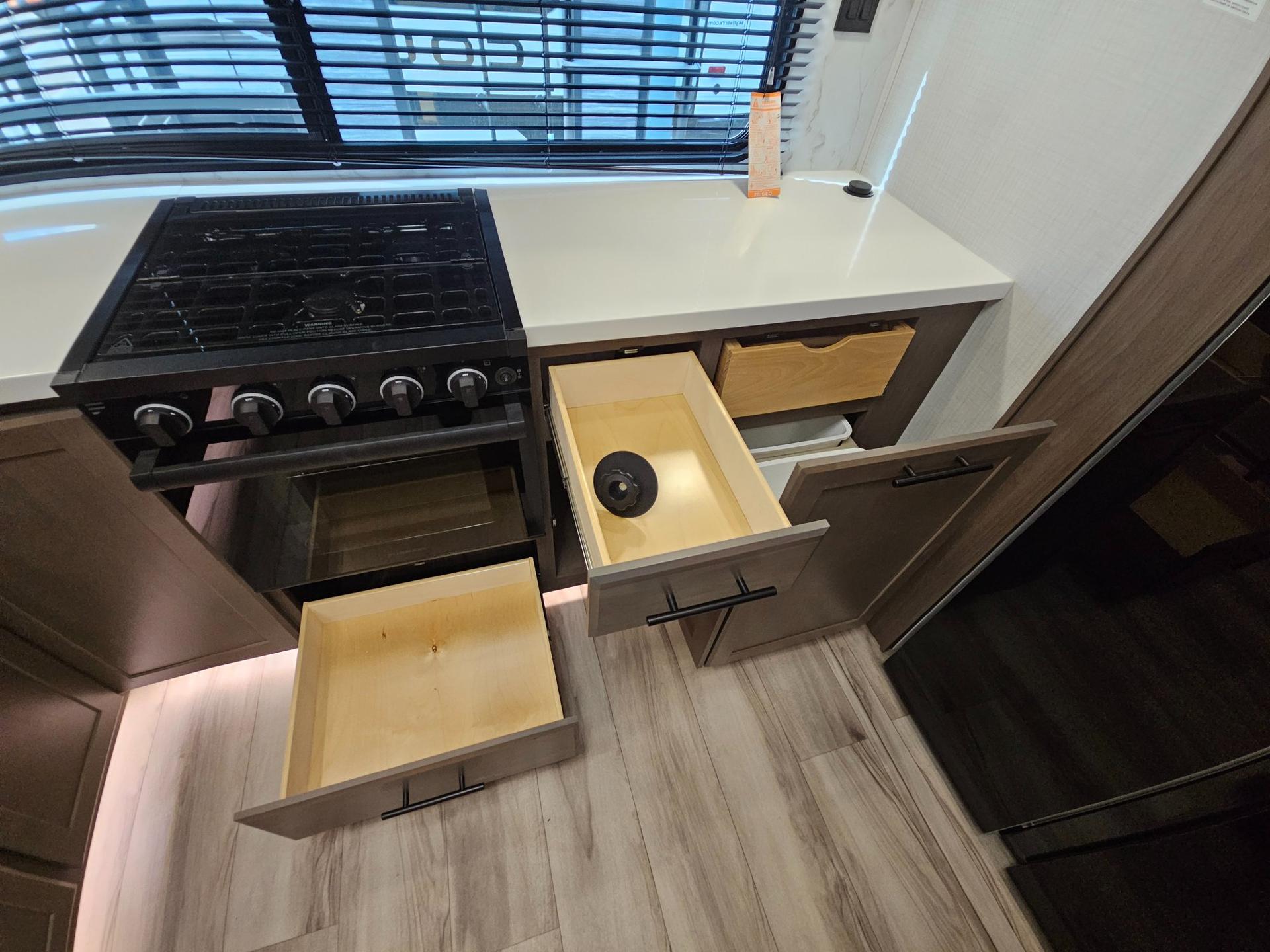 2027 Keystone RV 2027 Keystone RV Cougar - thumbnail 16