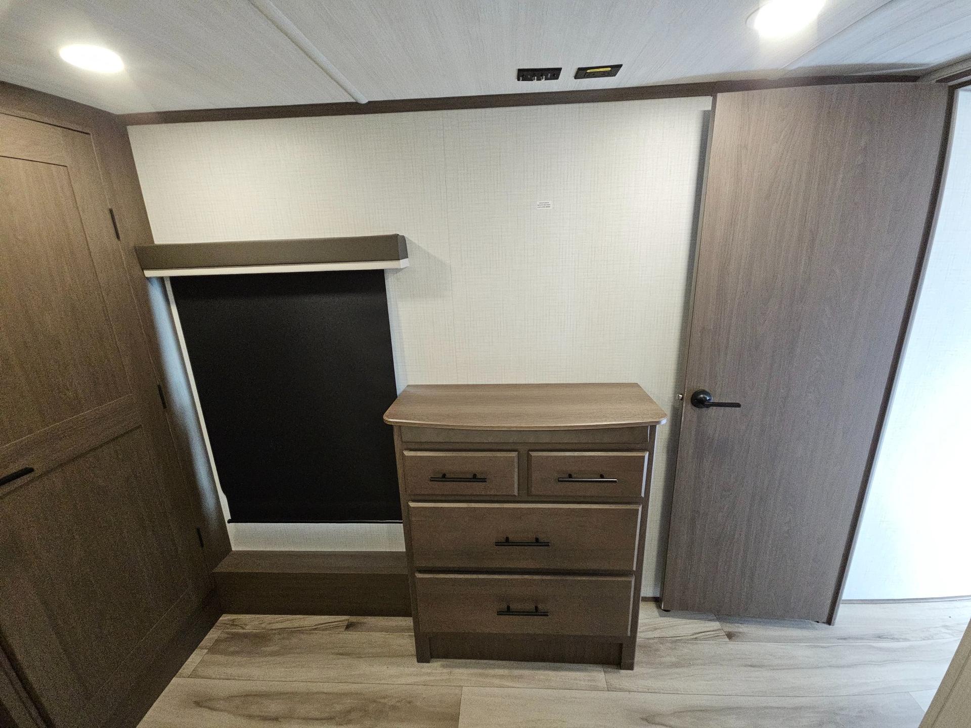 2027 Keystone RV 2027 Keystone RV Cougar - thumbnail 37