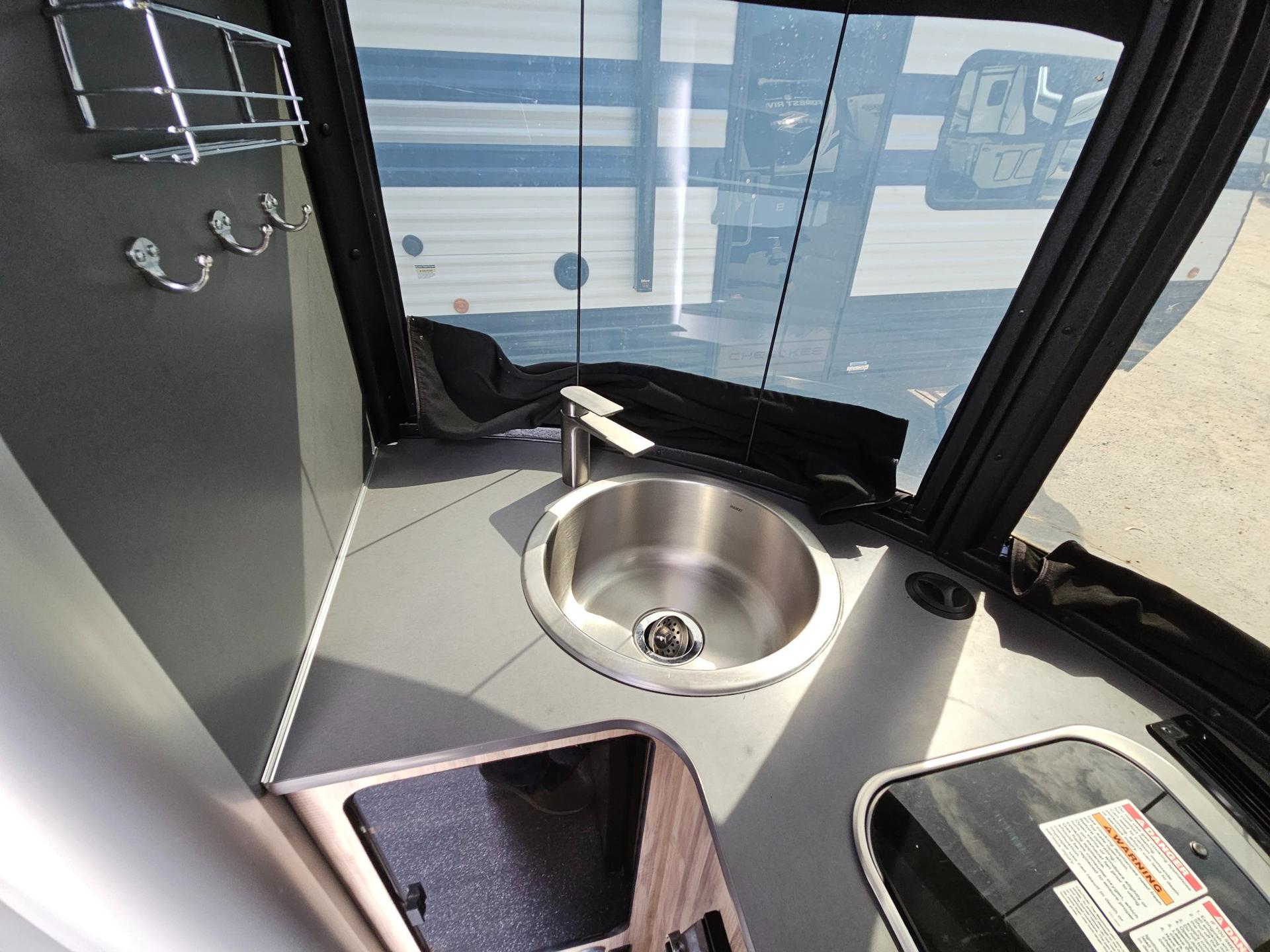 2023 Airstream 2023 Airstream Basecamp - thumbnail 14