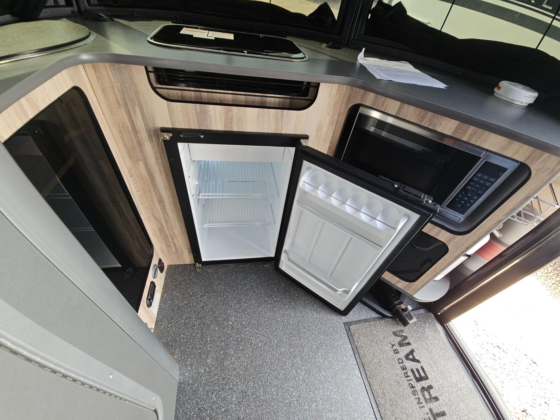2023 Airstream 2023 Airstream Basecamp - thumbnail 15