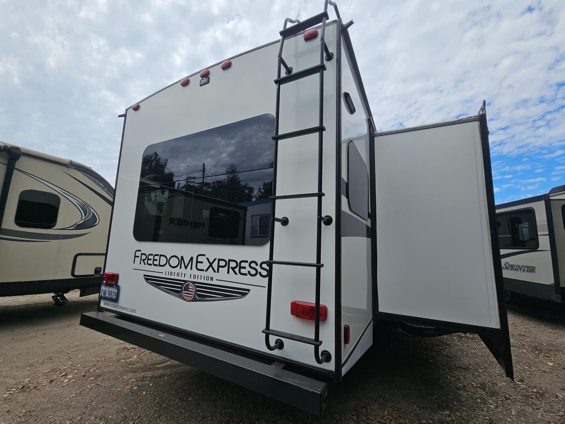 2021 Forest River 2021 Forest River Freedom Express Liberty - thumbnail 2