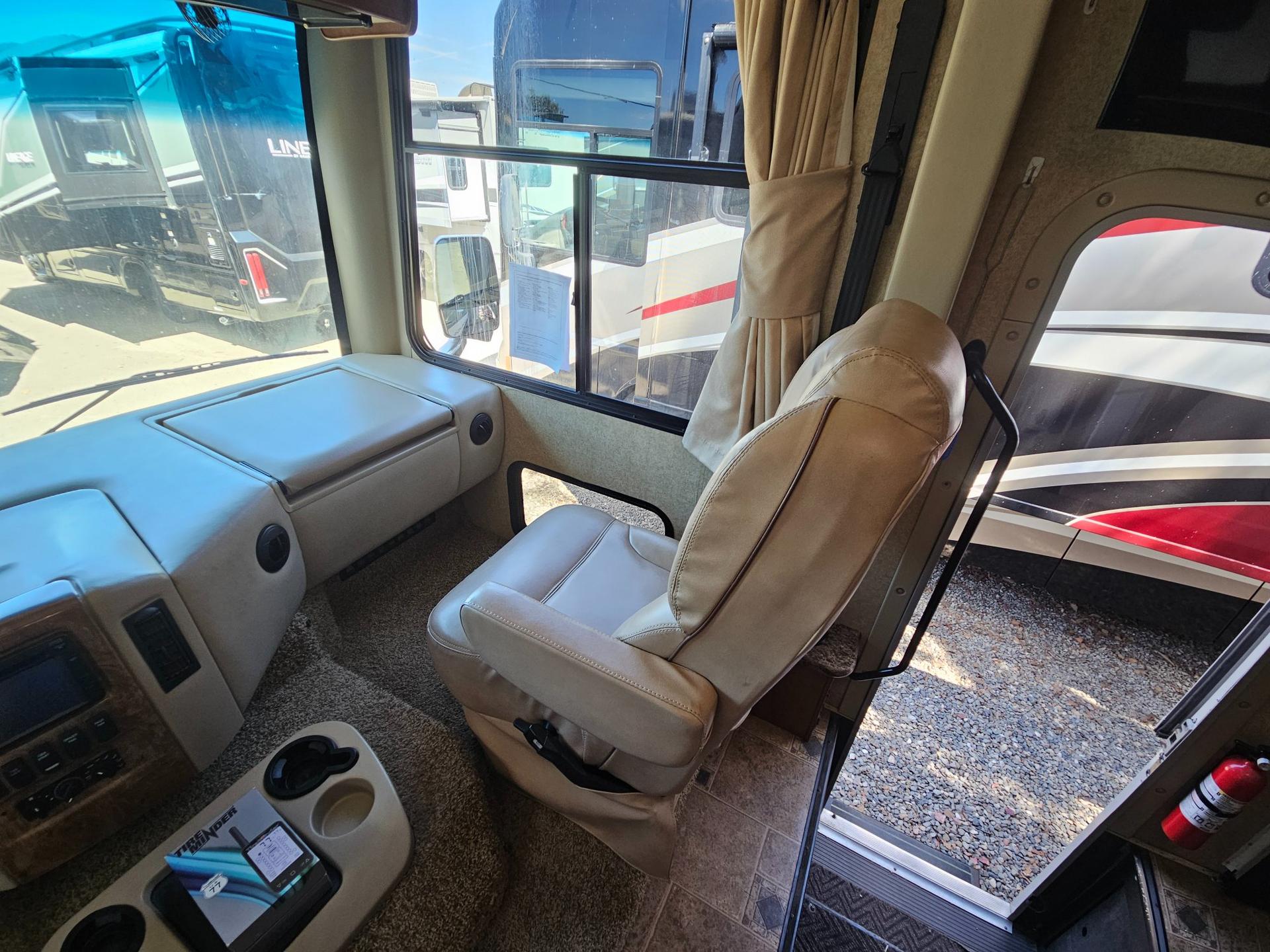 2014 Thor Motor Coach 2014 Thor Motor Coach Hurricane - thumbnail 40