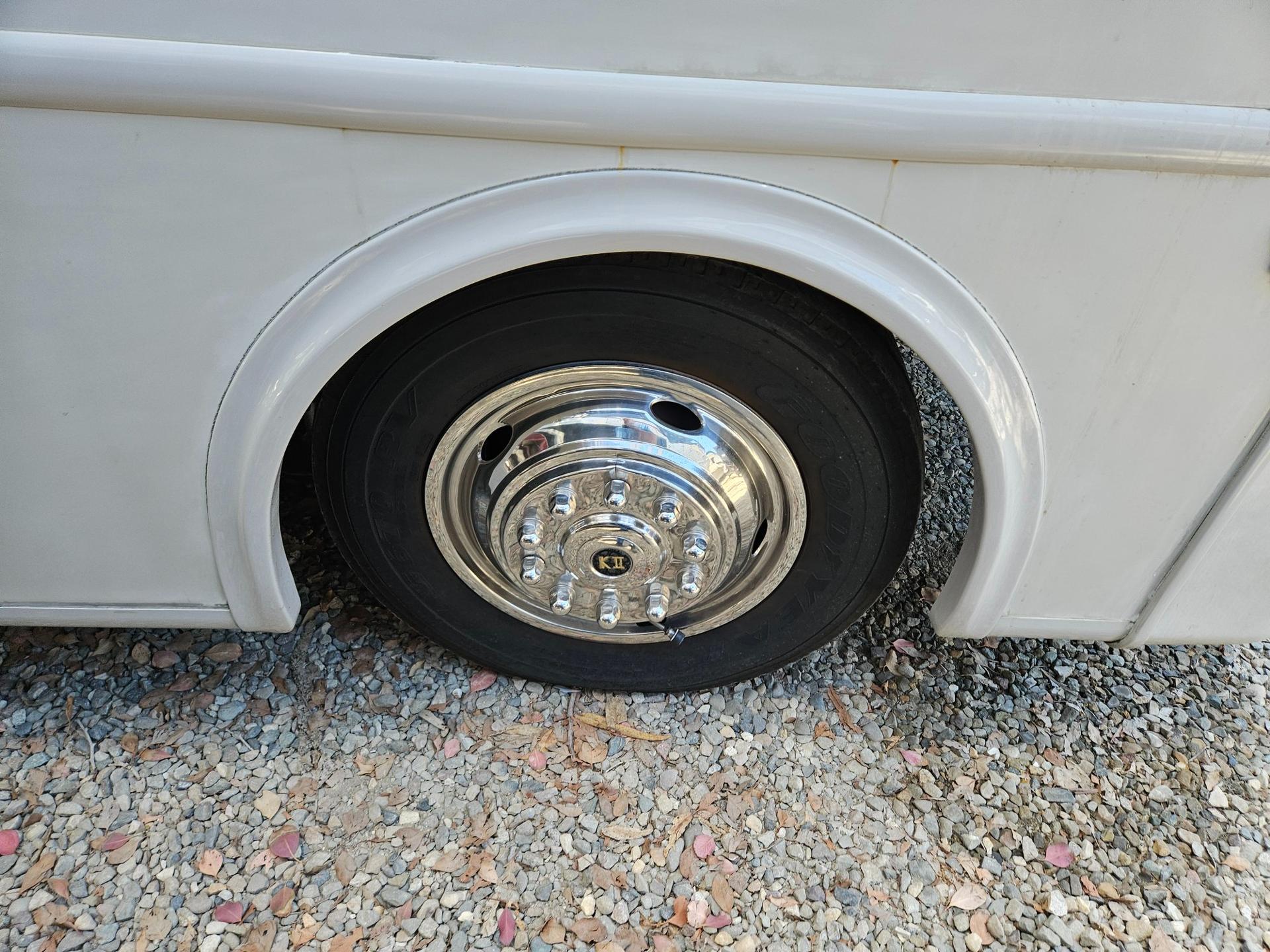 2014 Thor Motor Coach 2014 Thor Motor Coach Hurricane - thumbnail 43