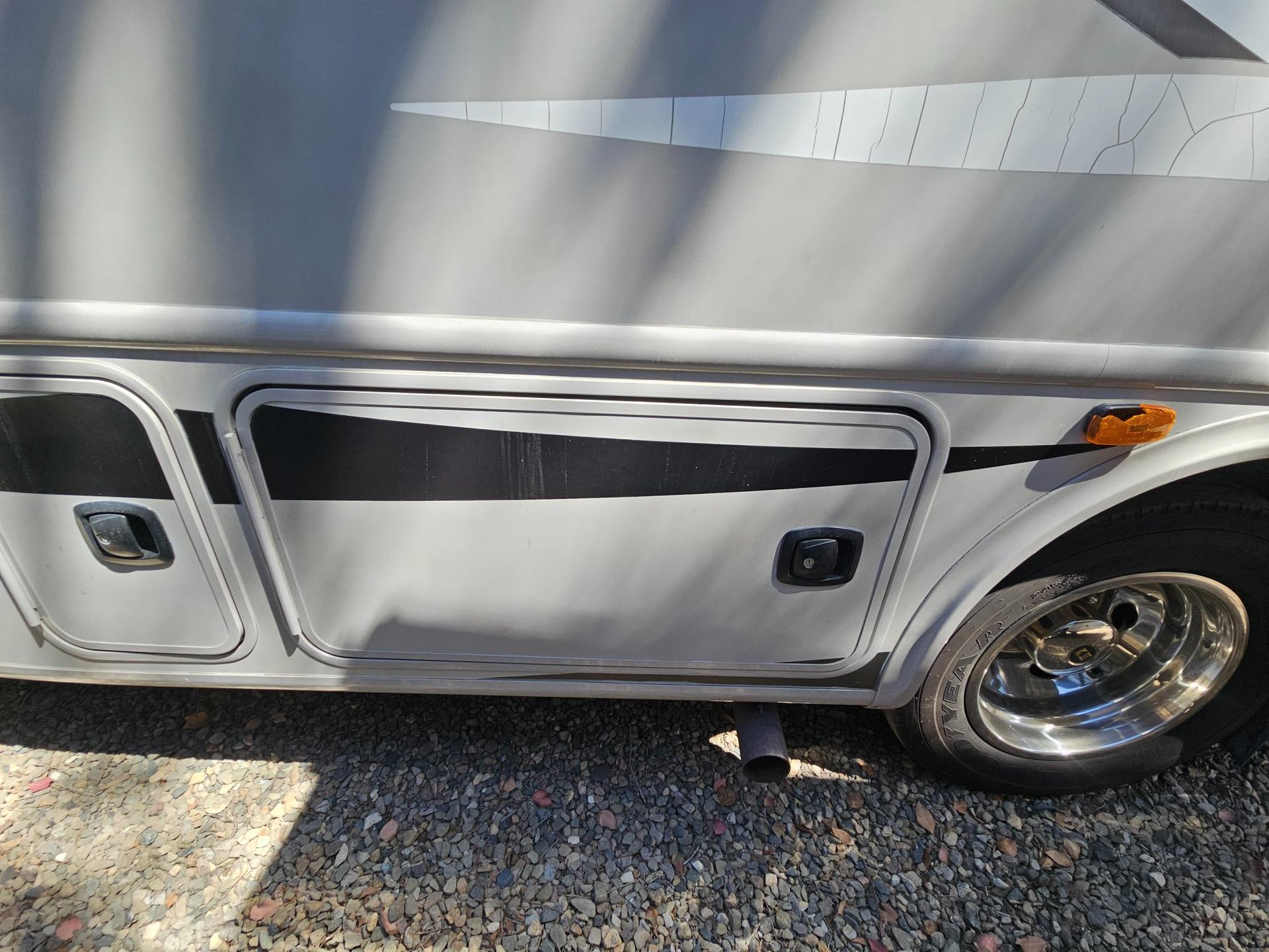 2014 Thor Motor Coach 2014 Thor Motor Coach Hurricane - thumbnail 50