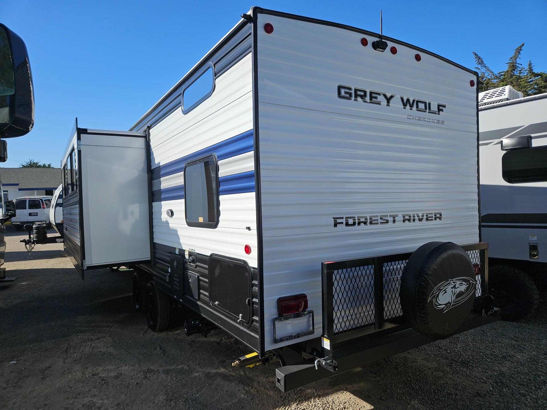 2027 Forest River 2027 Forest River Cherokee Grey Wolf - thumbnail 3