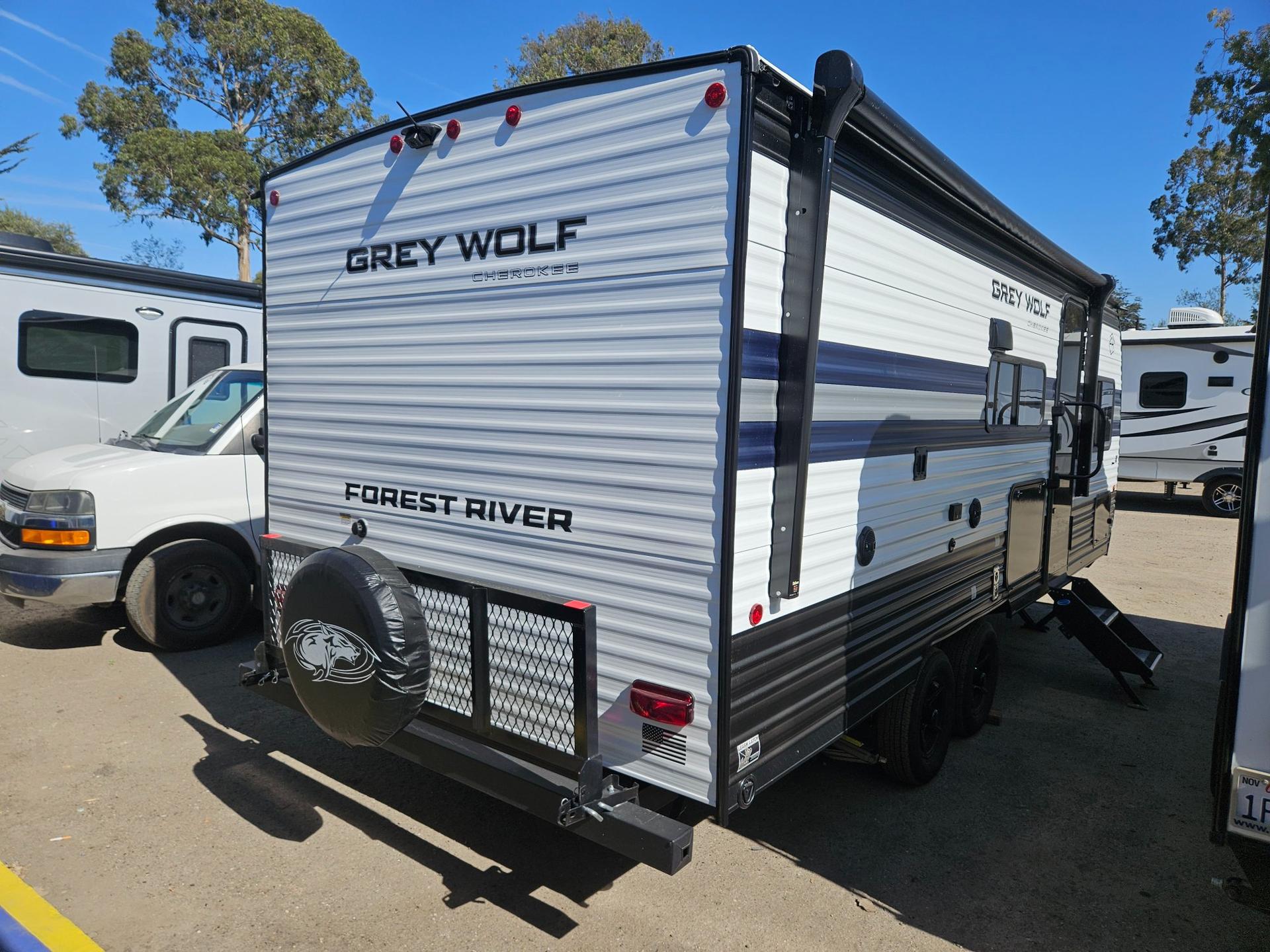2027 Forest River 2027 Forest River Cherokee Grey Wolf - thumbnail 3