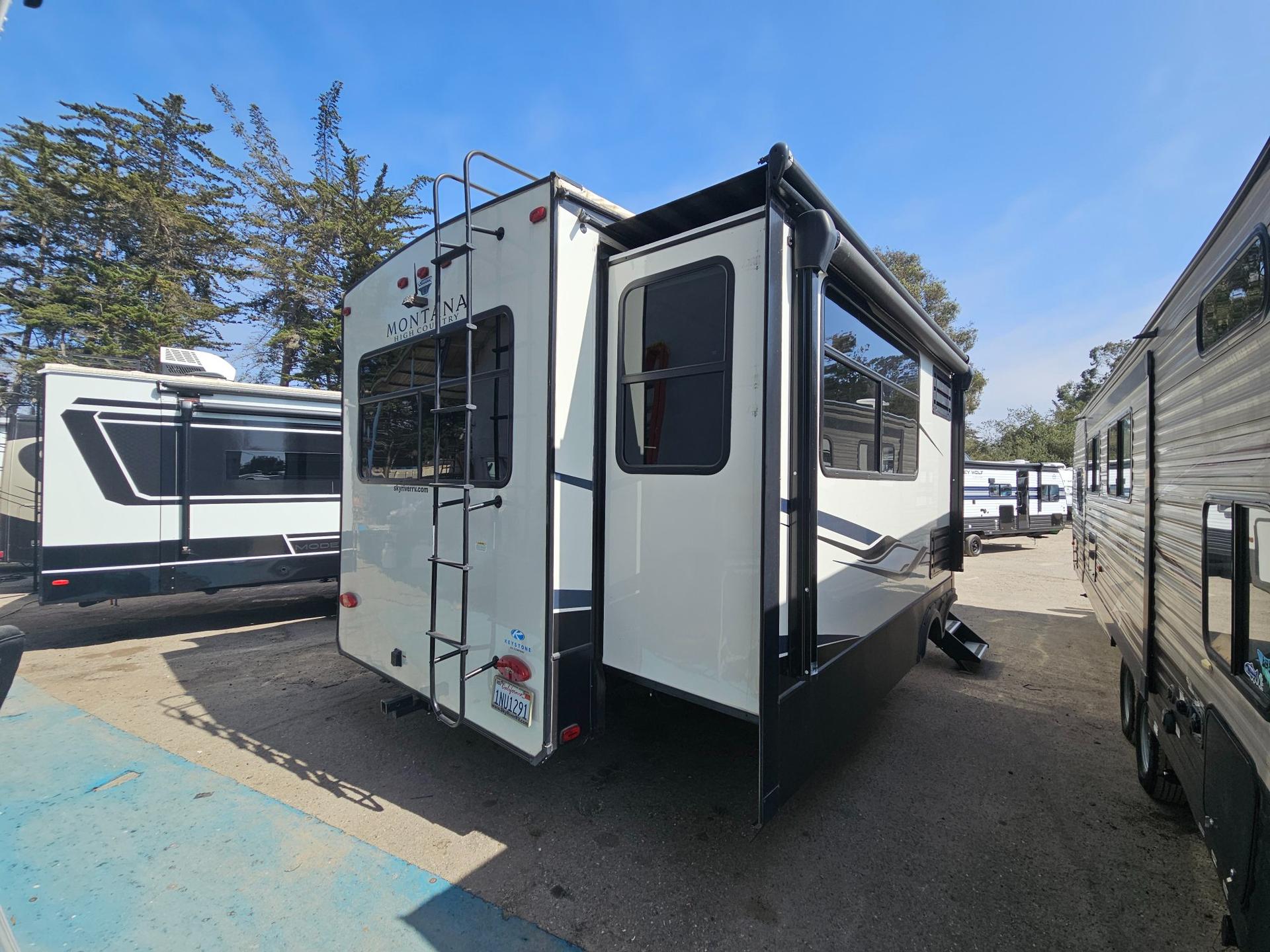 2022 Keystone RV 2022 Keystone RV Montana High Country - thumbnail 2