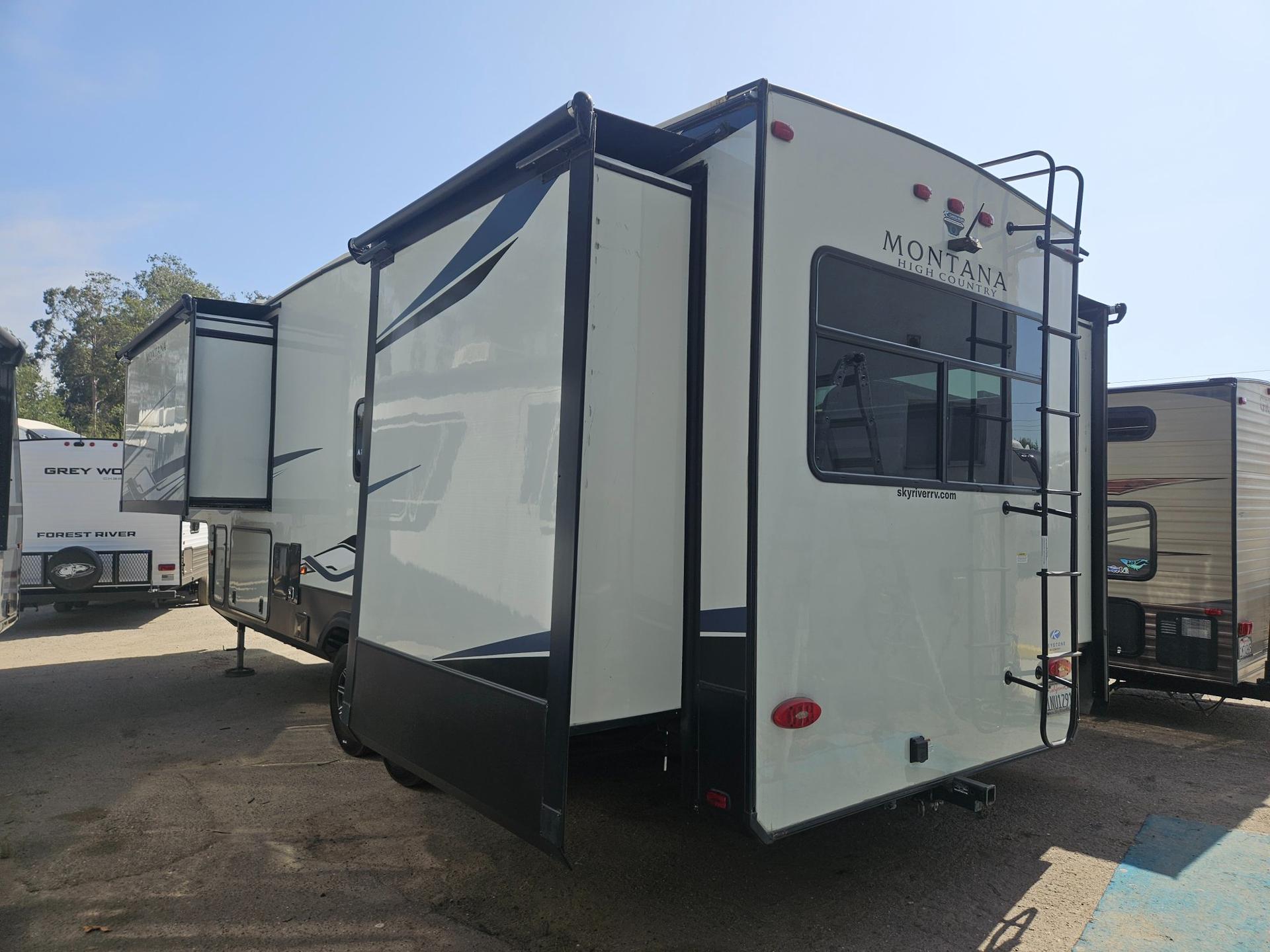 2022 Keystone RV 2022 Keystone RV Montana High Country - thumbnail 3