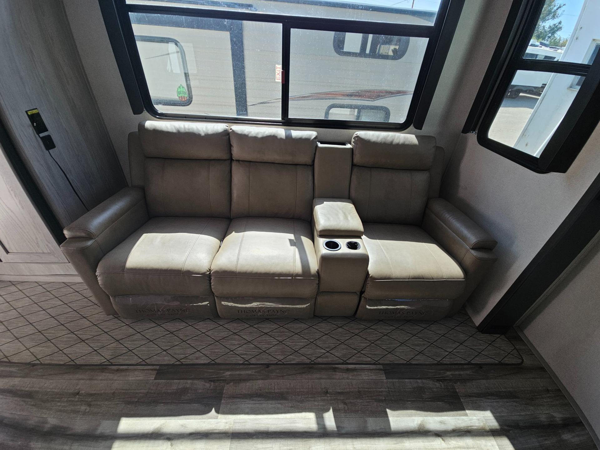 2022 Keystone RV 2022 Keystone RV Montana High Country - thumbnail 9