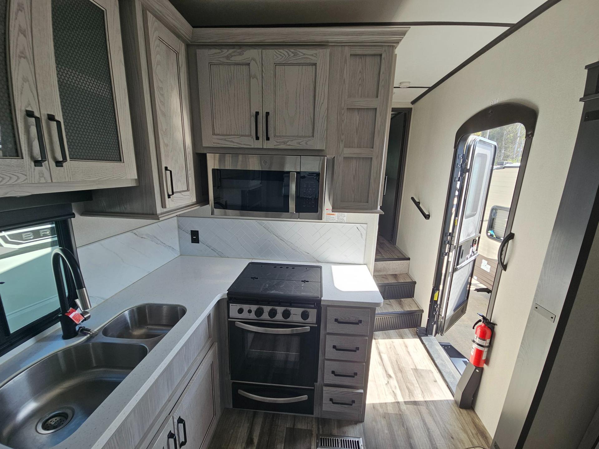 2022 Keystone RV 2022 Keystone RV Montana High Country - thumbnail 20