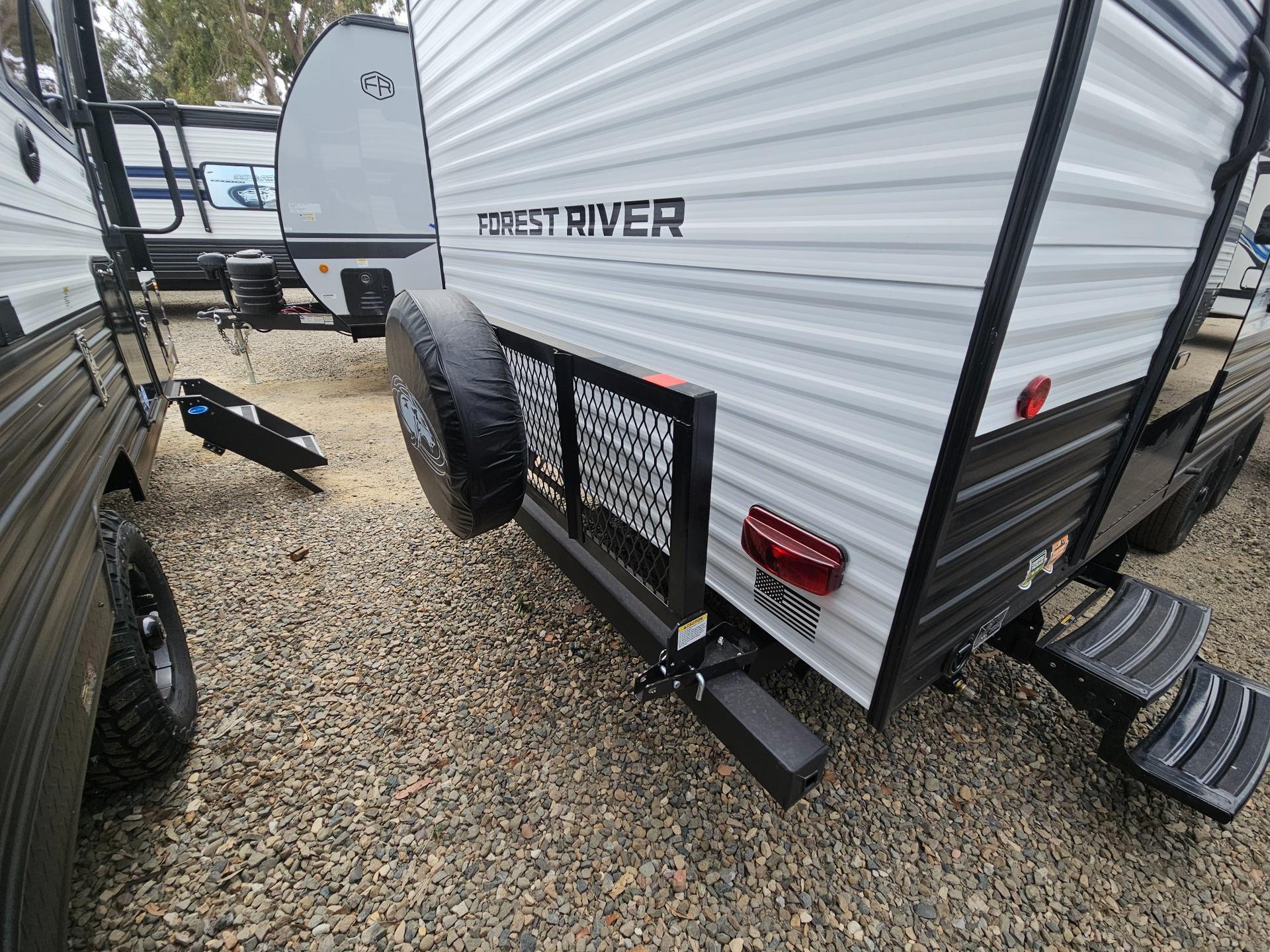 2027 Forest River RV 2027 Forest River RV Cherokee Grey Wolf - thumbnail 43