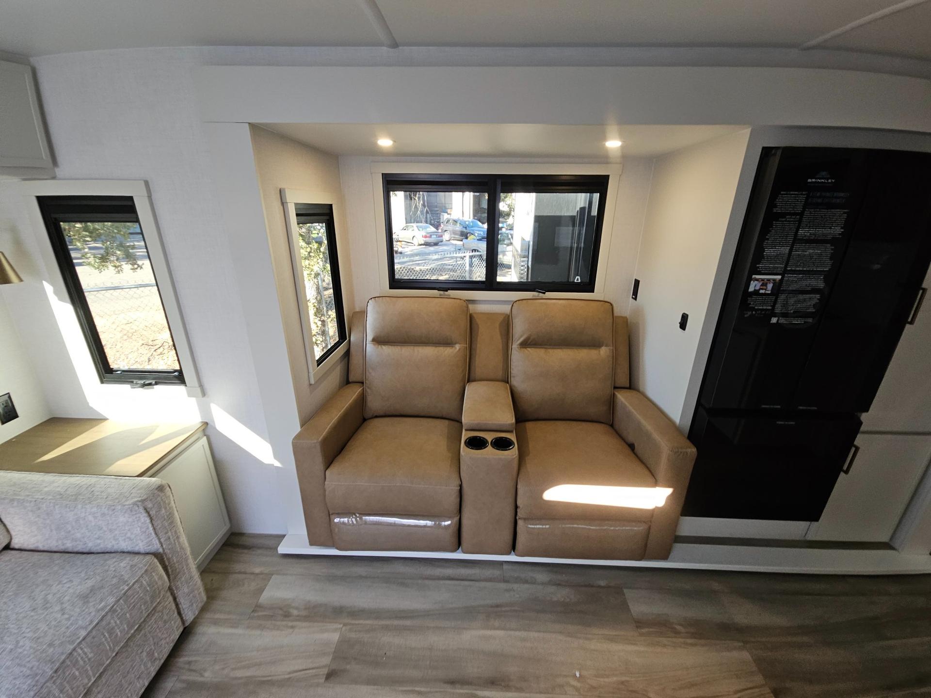2027 Brinkley RV 2027 Brinkley RV Model IX - thumbnail 7
