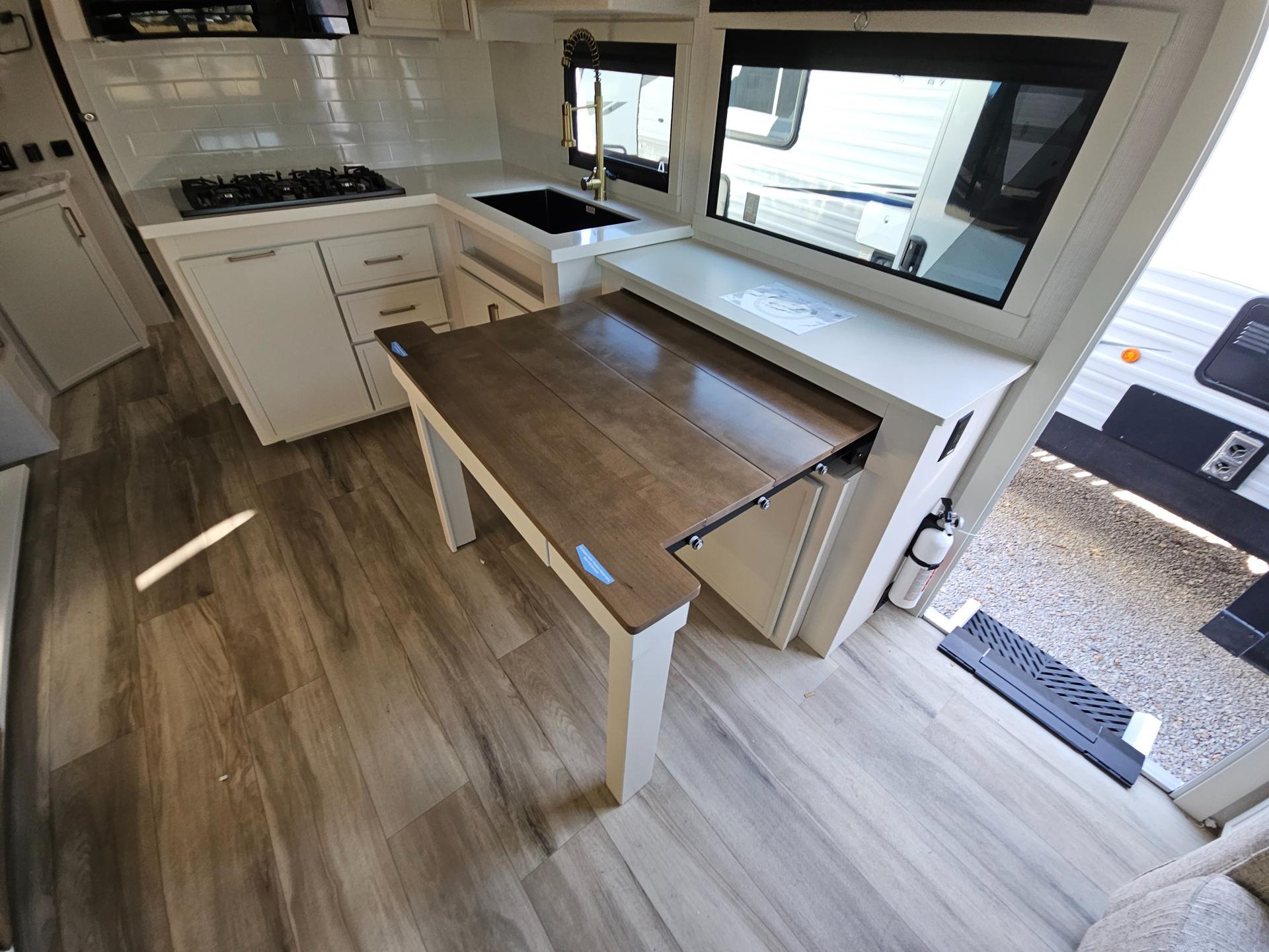 2027 Brinkley RV 2027 Brinkley RV Model IX - thumbnail 12