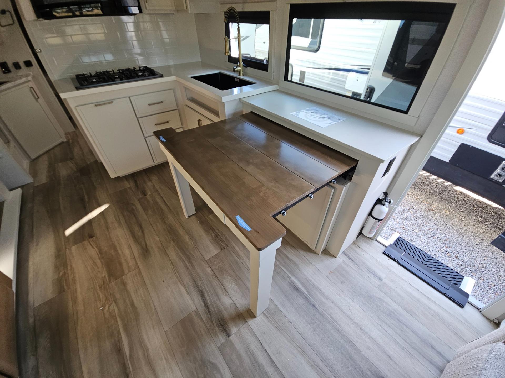 2027 Brinkley RV 2027 Brinkley RV Model IX - thumbnail 13