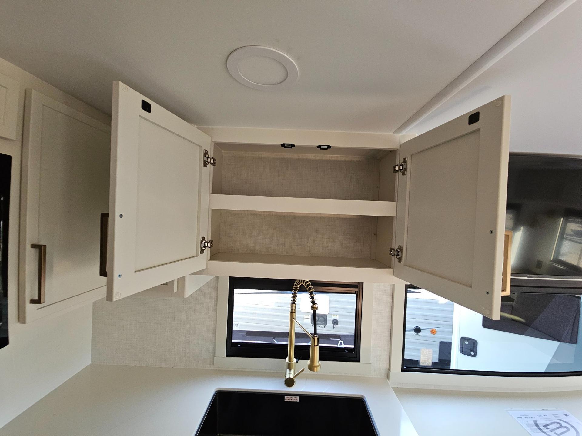 2027 Brinkley RV 2027 Brinkley RV Model IX - thumbnail 21